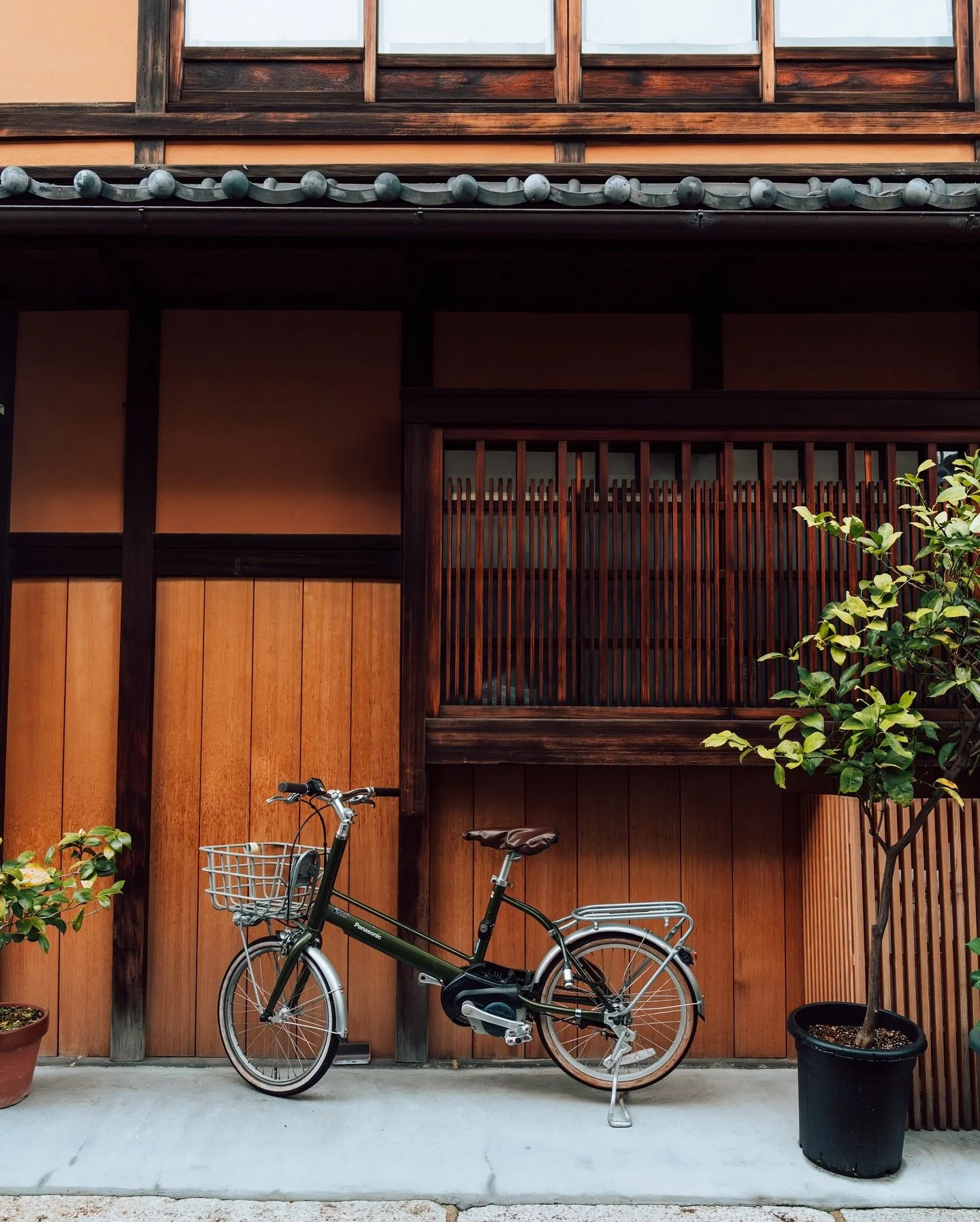 If there&rsquo;s one pic I took that screams Japan to me, it would be this one 🚲📸