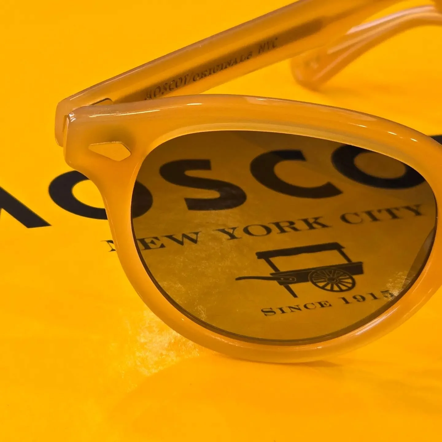 Moscot...ou comment raconter plus d'un si&egrave;cle de LYNET en un regard...Tout &agrave; commenc&eacute; dans un petit commerce  &agrave; New York dans le Lower East Side.