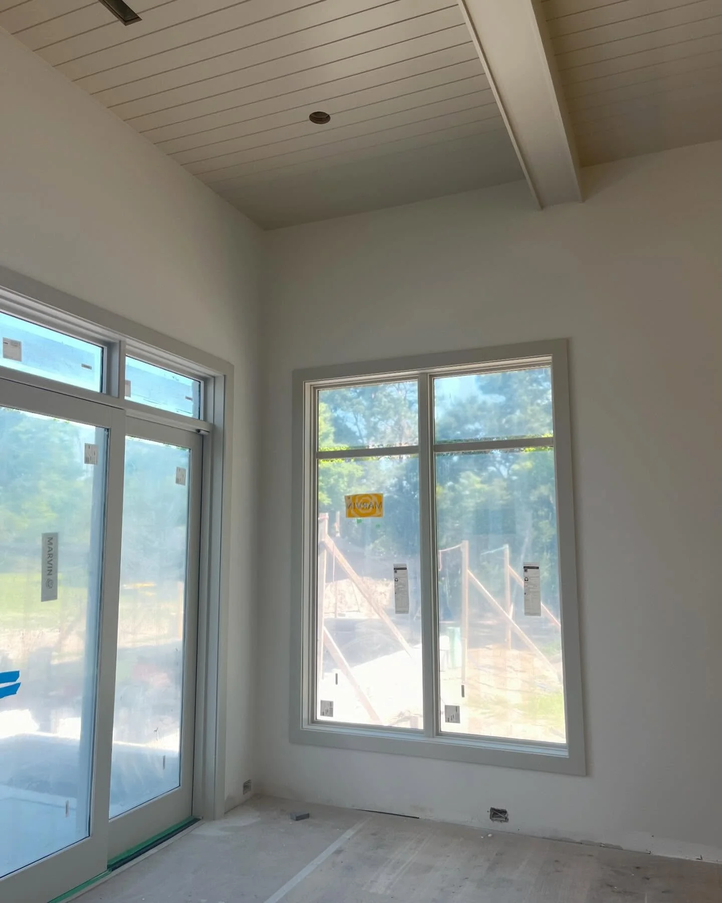 Paint your trim. Enough said. 

#northcarolina #nc #northcarolinainteriordesigner #coastalnc #ncinteriordesigner #figure8#wrightsville #wrighsvillebeach #northtopsailbeach  #wilmingtonnc #landfall #figureeight #ILM #interiordesignernc #hampstead #ham