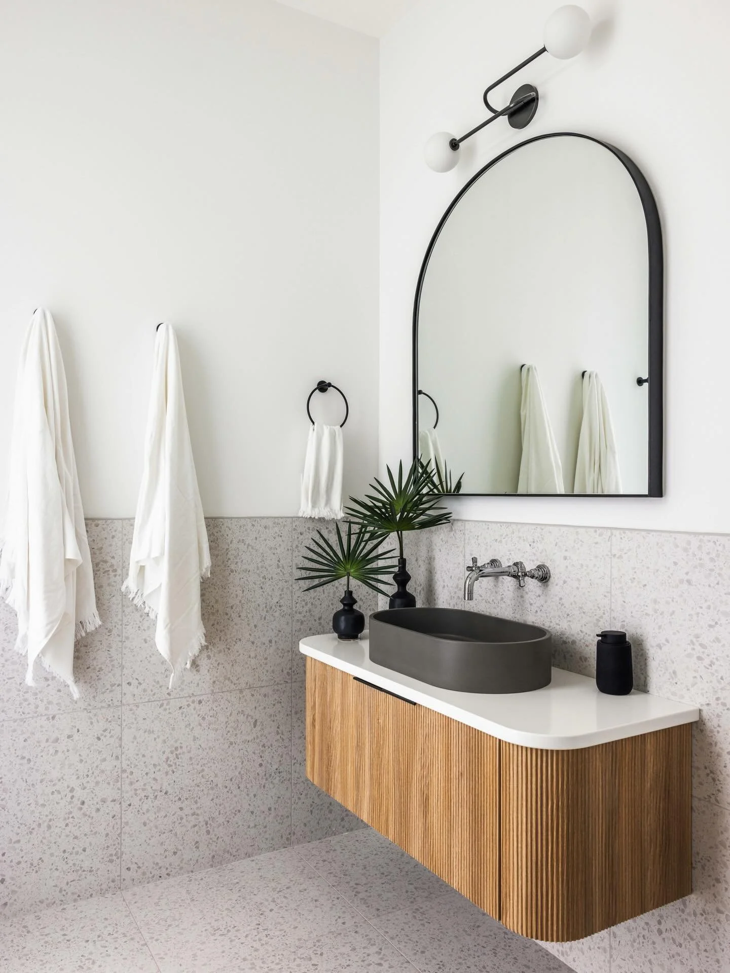 Happy Monday from me and my fun pool bath 🏊&zwj;♀️