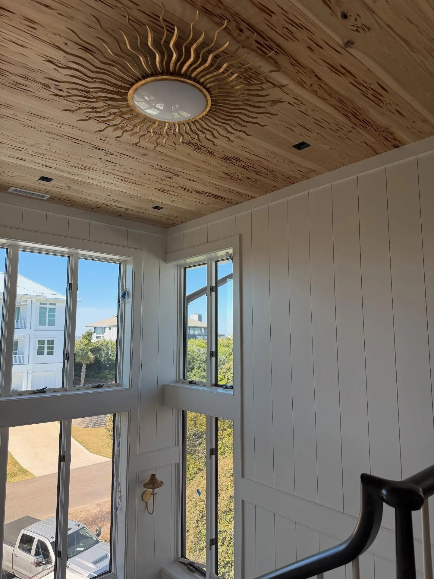 Every day is a sunny day in this home ☀️