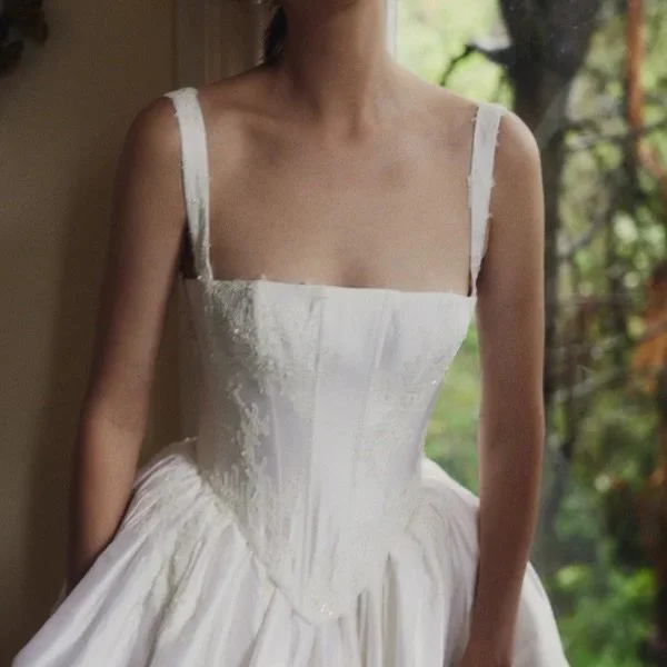 Floure Studio Trunk Show 🤍 Chapter IV Collection.

January 23rd to February 1st.

We are so honoured to bring Floure Studio to our Calgary brides. This trunk show offers an exclusive first look at our newest designer joining us Spring 2026 🕊️

Each