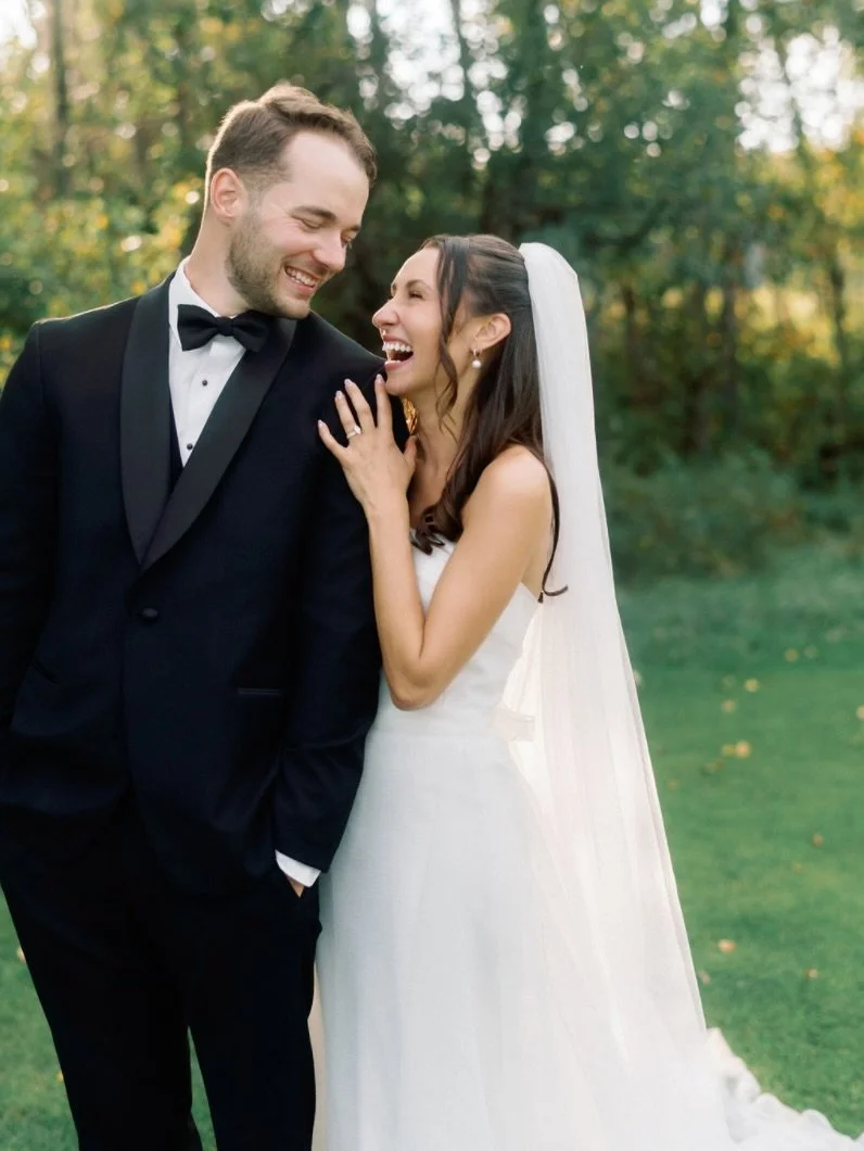 A @newhite_bridal duo we dream of often.

Fate paired with the pebbled organza overskirt is minimalistic elegance reimagined.

Our bride Jordan looked absolutely radiant, effortless, confident and timeless in every way 🤍

Photographer: @kaitybody
Ve