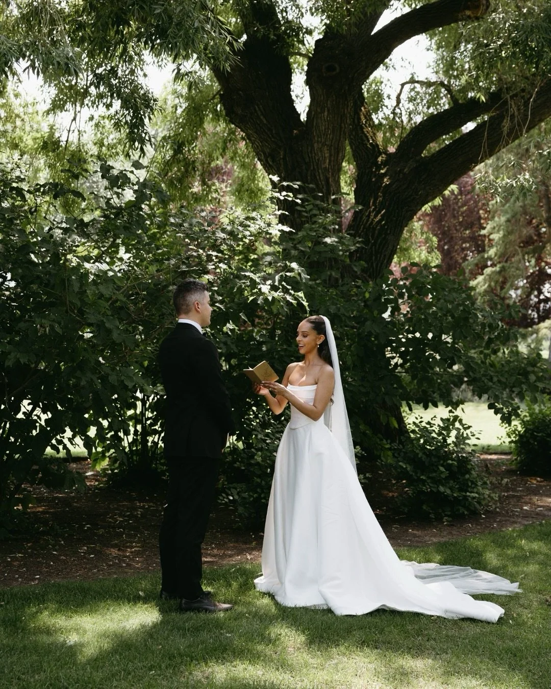 When Alysha first came to us, she knew she wanted to feel comfortable, beautiful, and like herself. After exploring different silhouettes, fabrics, and a few close contenders, she came back with a shortlist and the moment she stepped back into the Ka