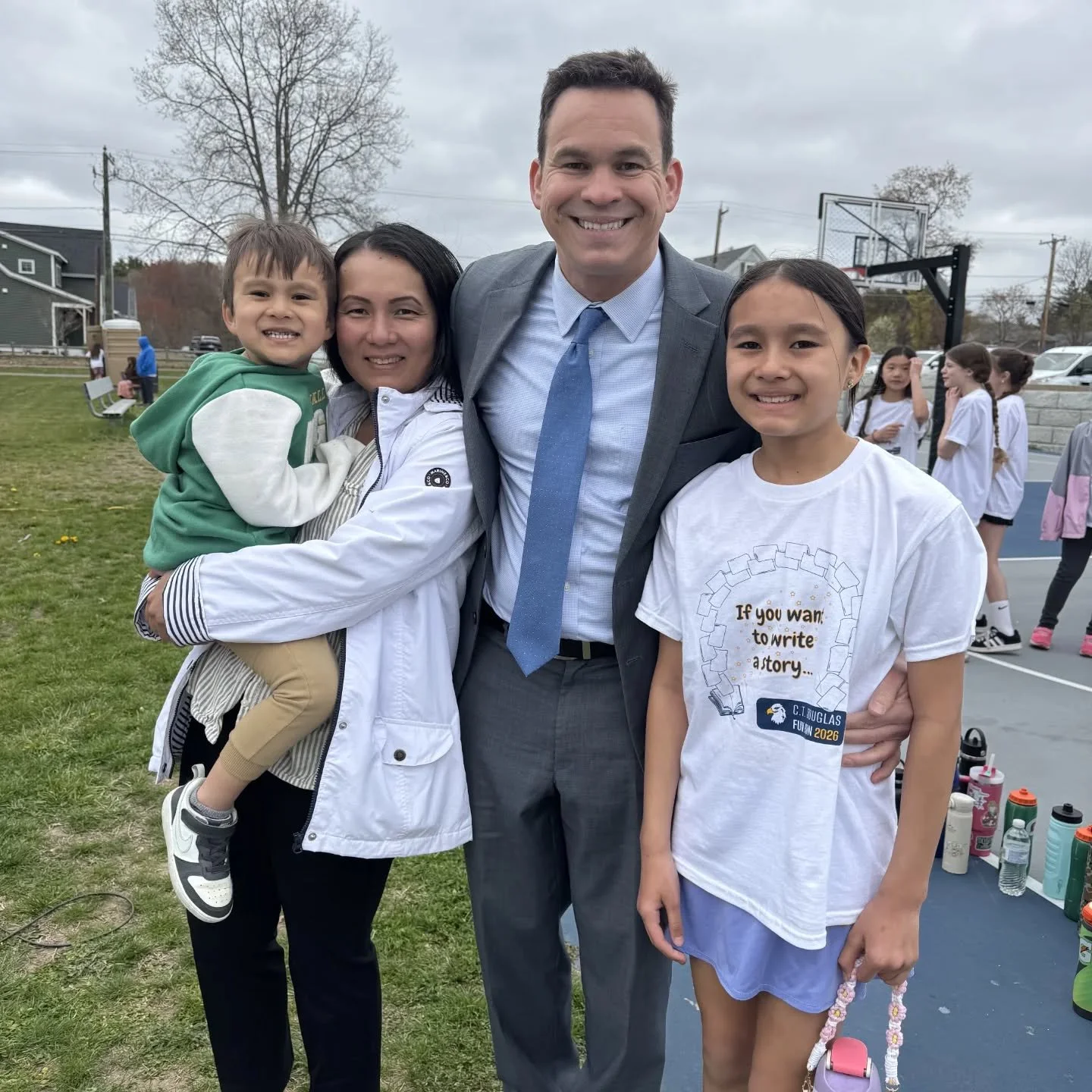 It was great to stop by the Douglas Elementary School Fun Run where my daughter Juliana and son Leo participated!

The Fun Run happens every year, providing a healthy and fun community activity for kids and their families. Happy to attend and support
