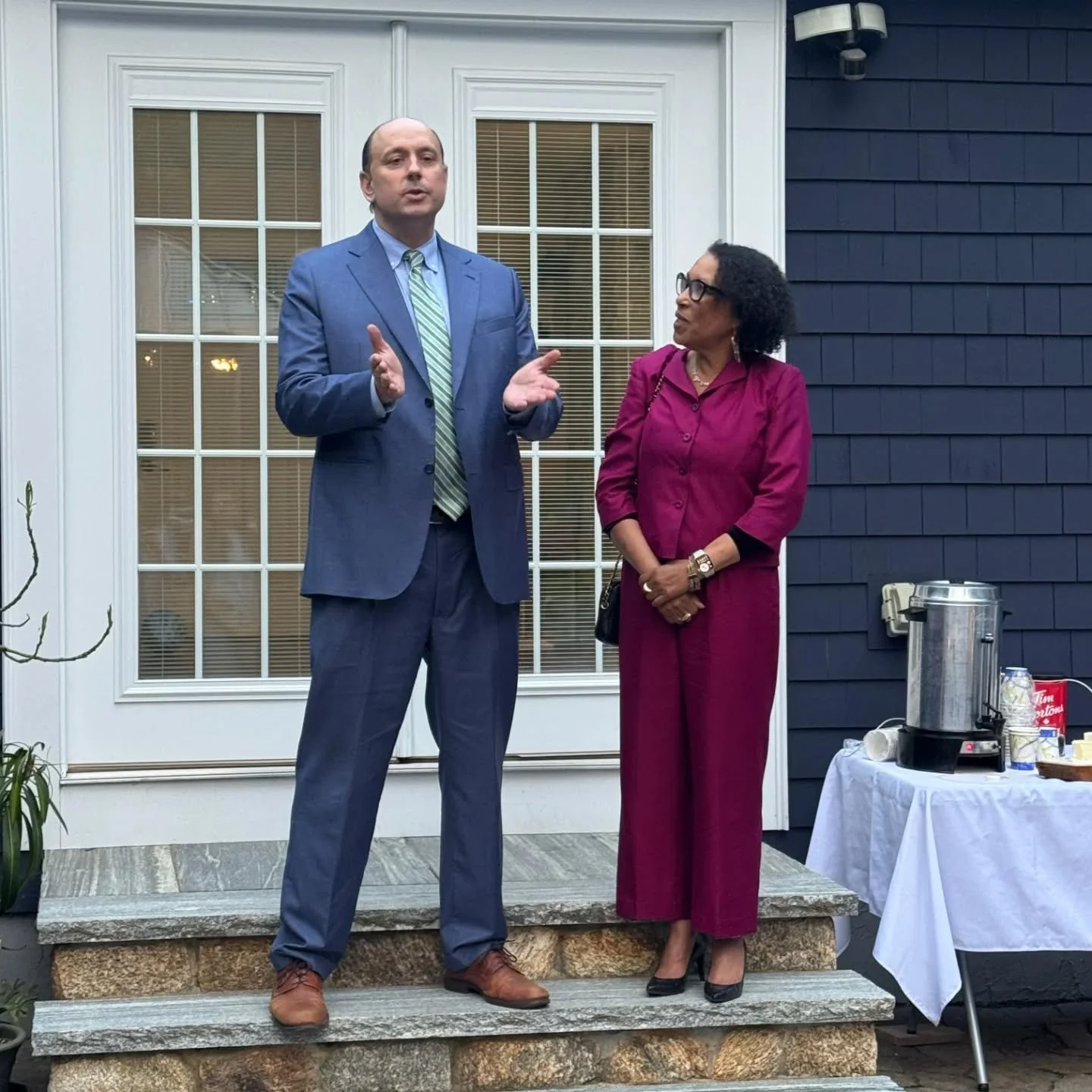 I was glad to attend Sen. Jamie Eldridge's (@senatorjamieeldridge) Fundraiser last Friday in support of his re-election campaign! Sen. Eldridge is a devoted public servant and amazing advocate for the common good.

Thanks to Honorico and Solange DeCa