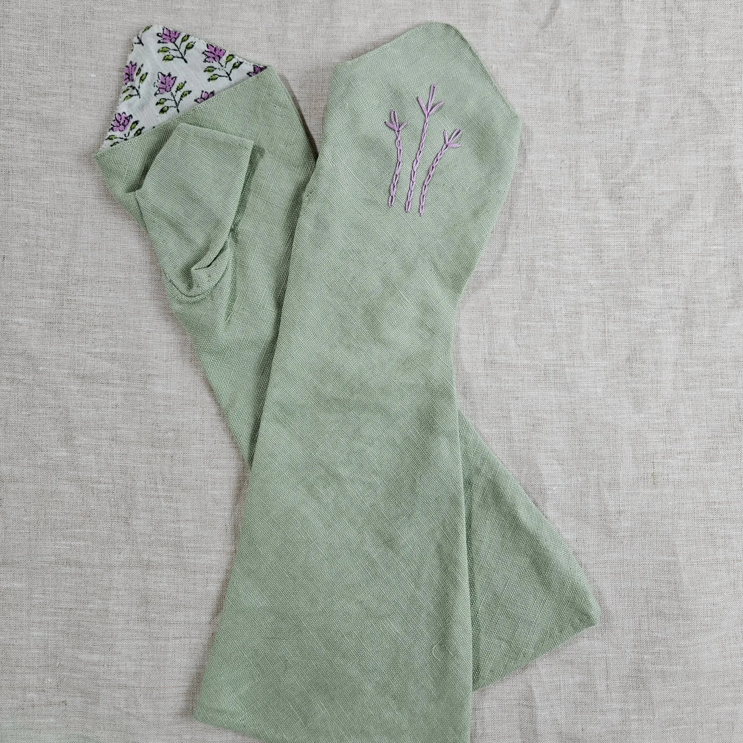 Pale Green Linen Mitts-S