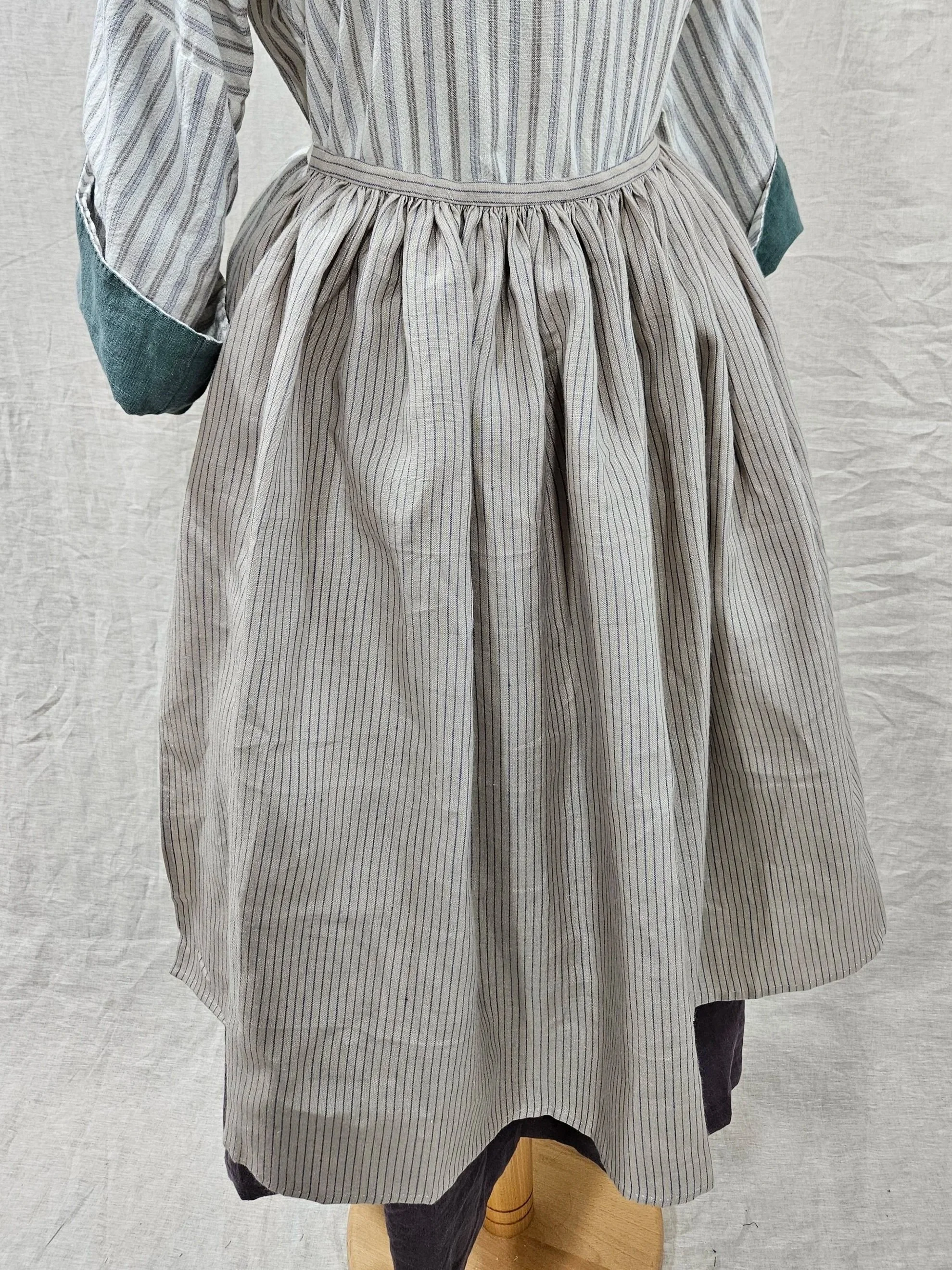 Natural/Periwinkle Stripe Linen Apron