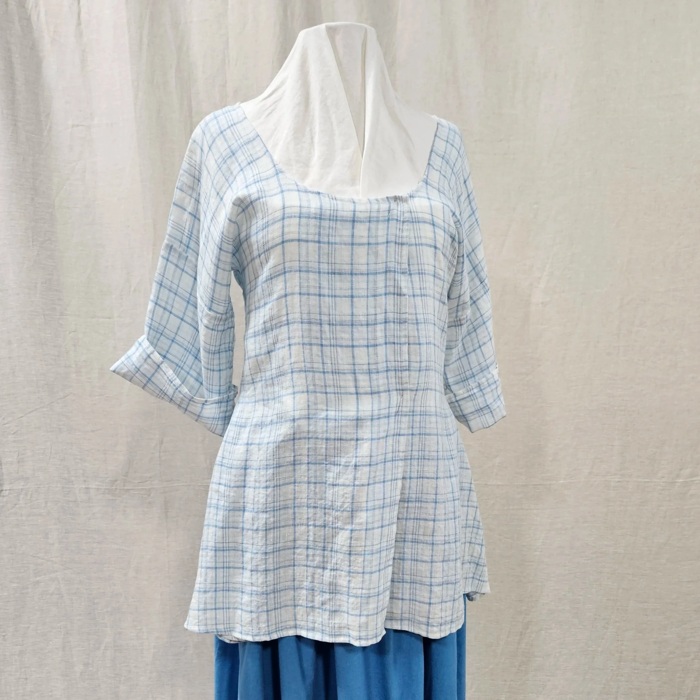 White/Blue Check Linen Shortgown-M