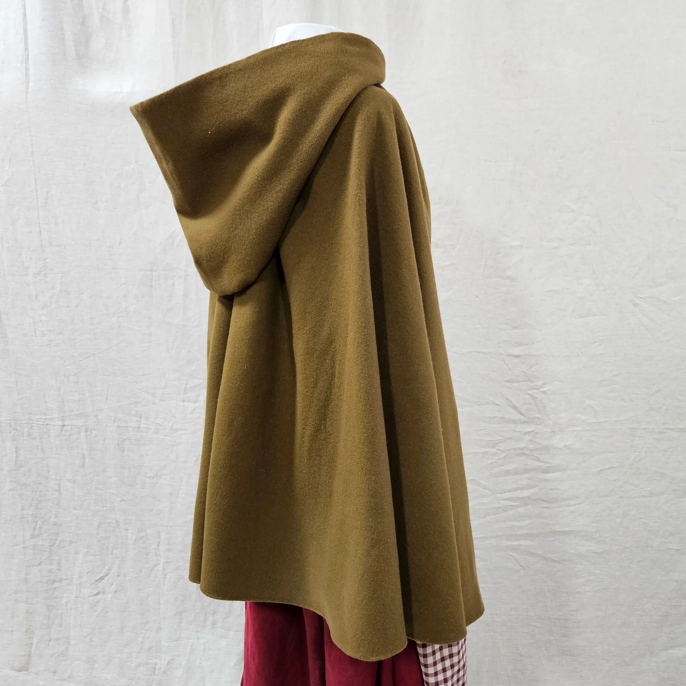 Bronze Wool Hooded Short Cloak