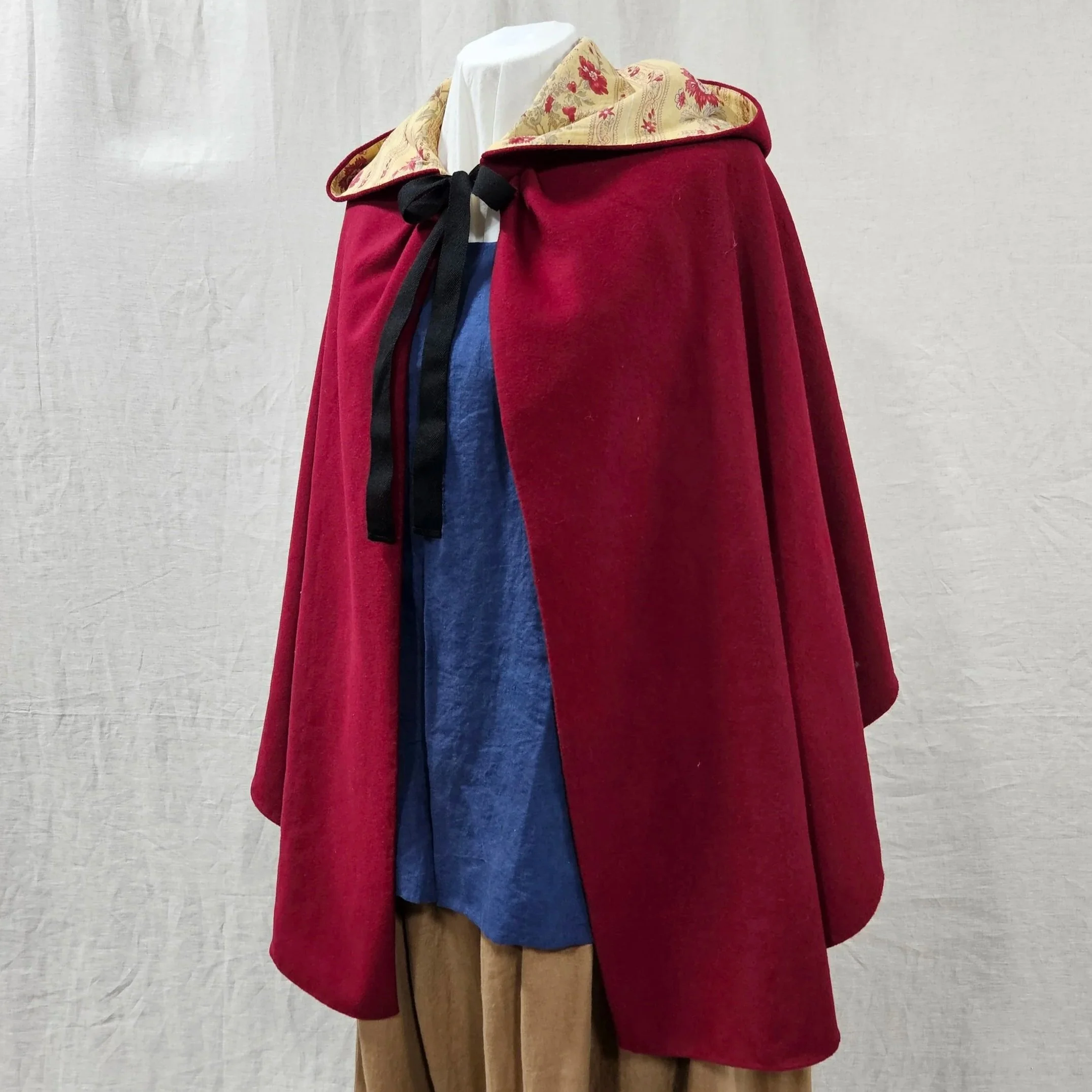 Claret Plush Wool Hooded Short Cloak