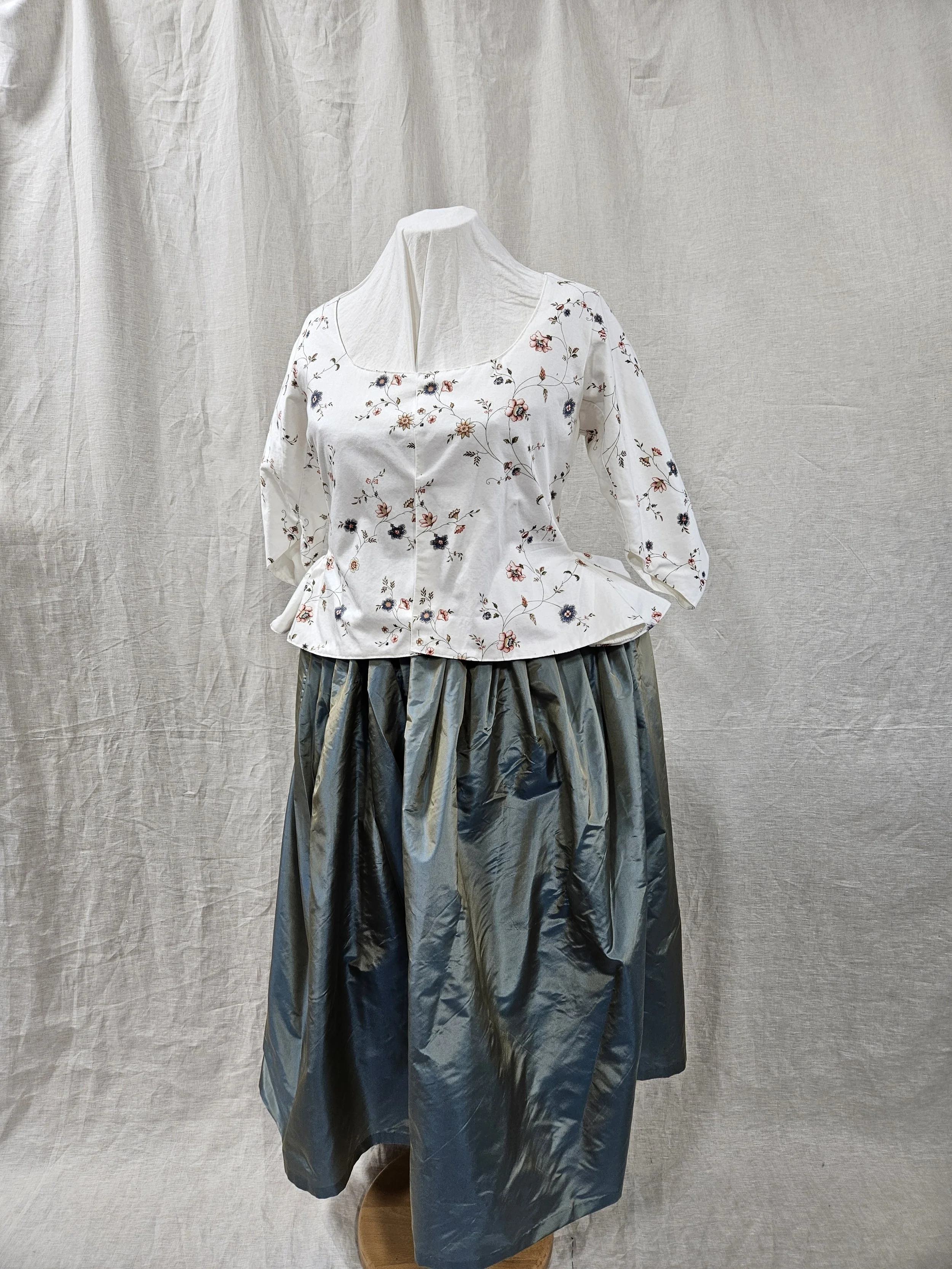 White Floral Chintz Jacket-L