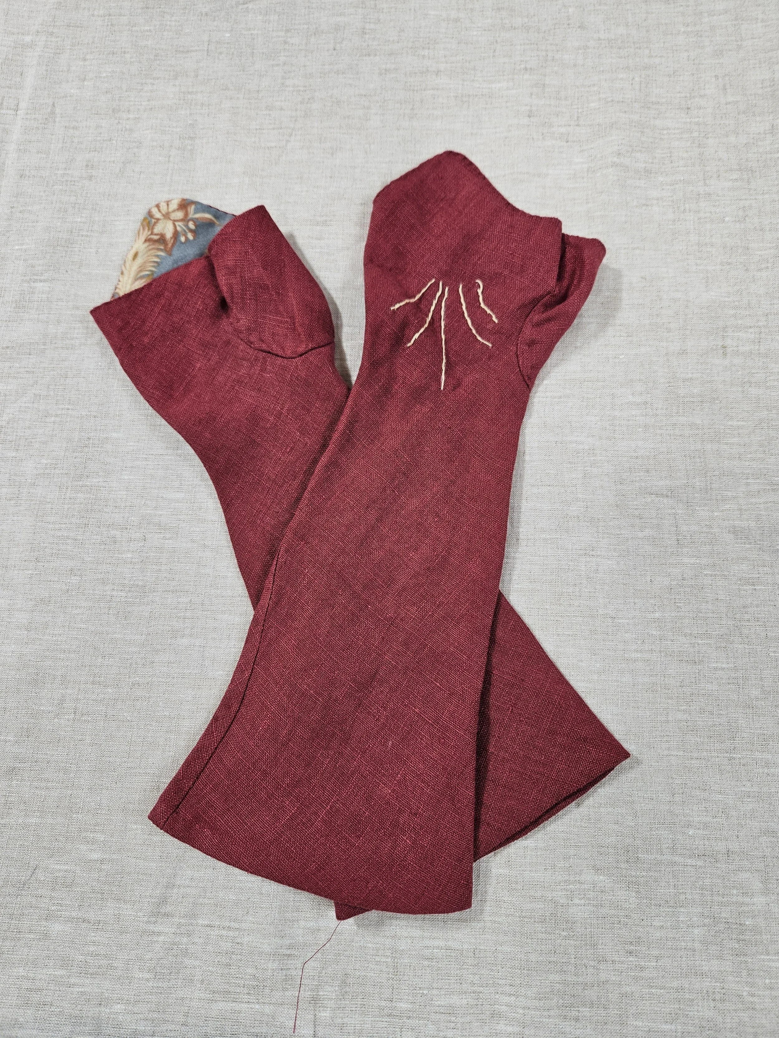 Barn Red Linen Mitt-M