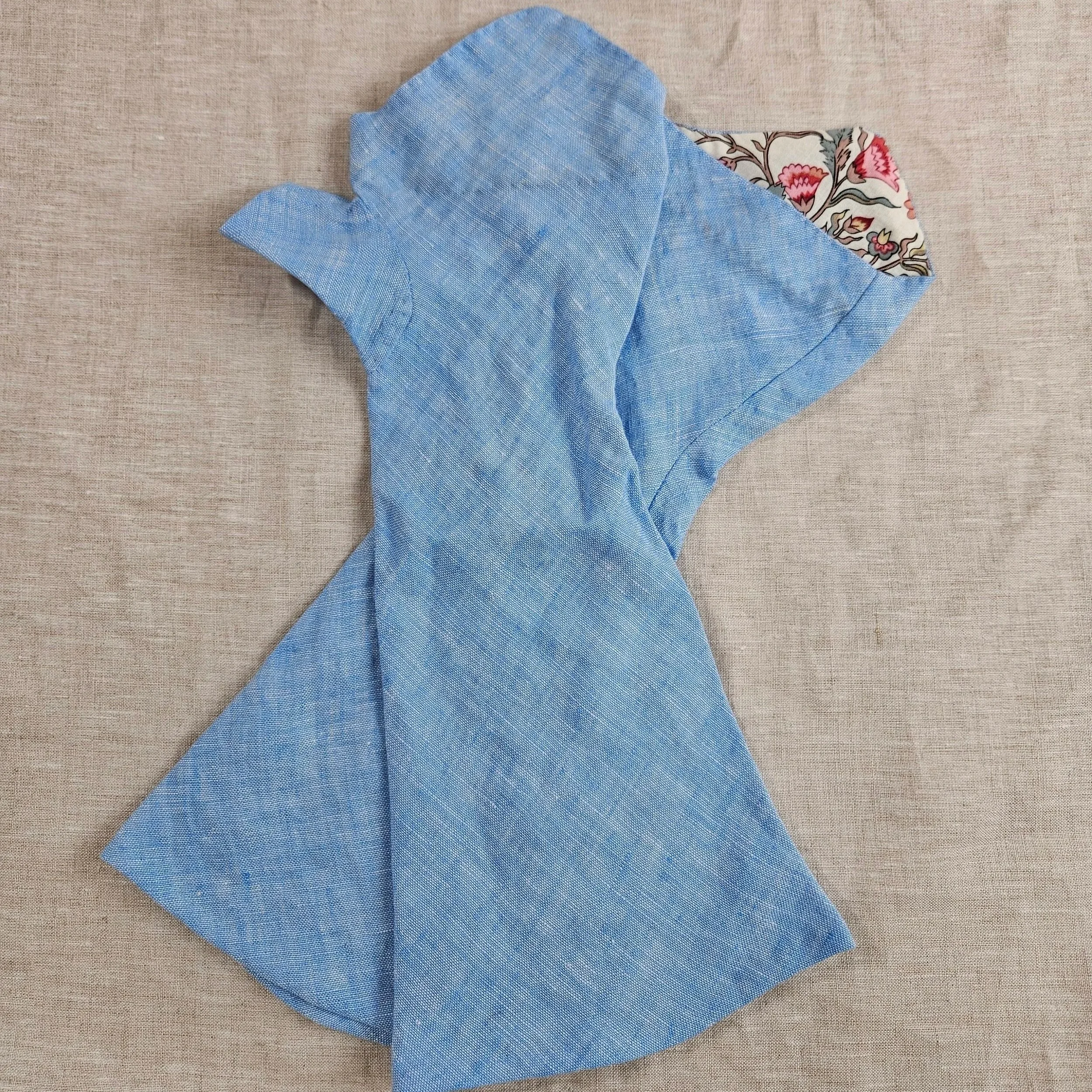 Pale Blue Linen Mitt-L