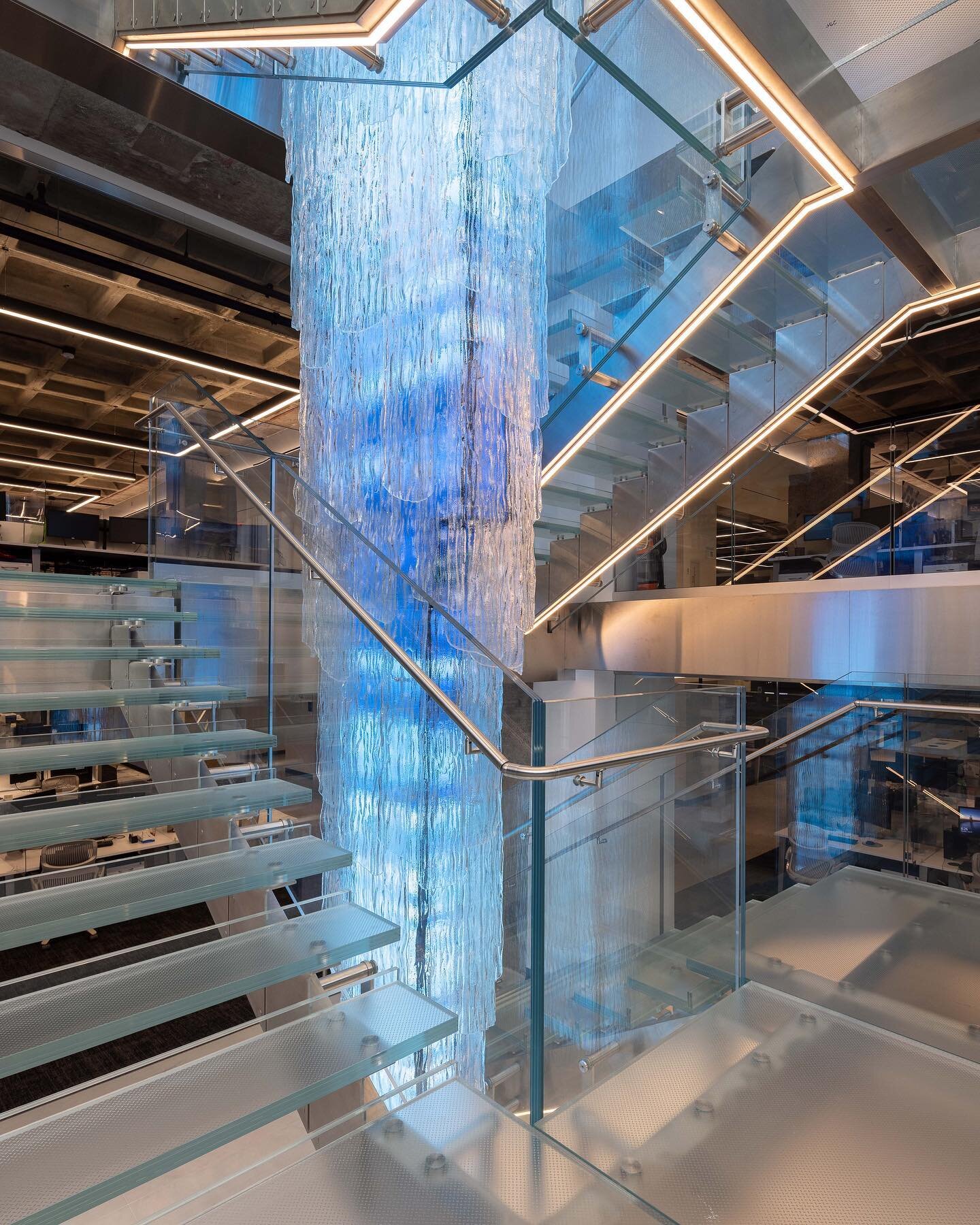 Glass stair collaboration w @marrettiusa , and digital light feature. The staircase lights up 3dtories that can be seen from the corner at 32nd and Broadway. 

#architecture #methodarchitects #stairdesign #glassstair #glassstaircase #interiordesign