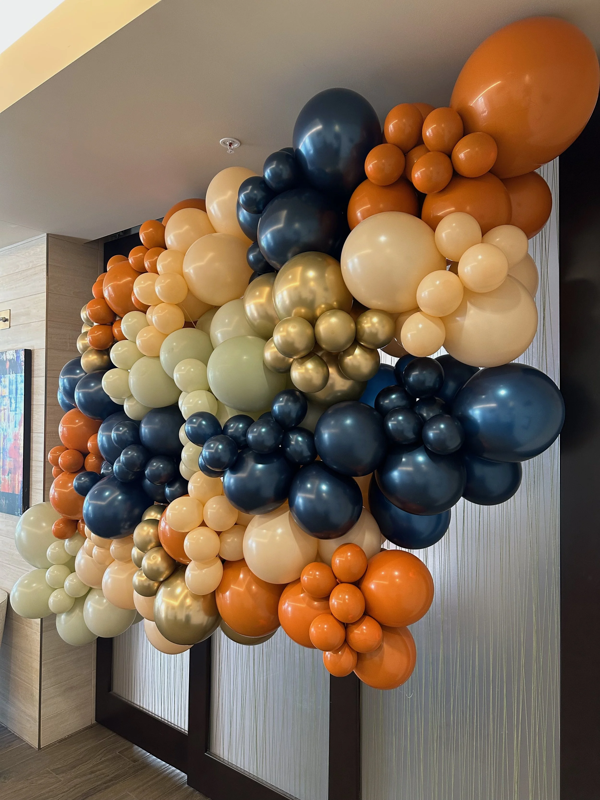 Fall balloon garland Gaithersburg