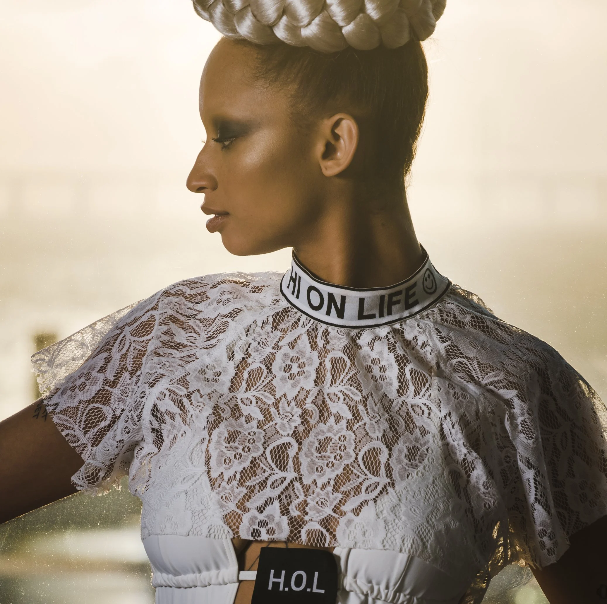 Hi On Life-2271369.jpg