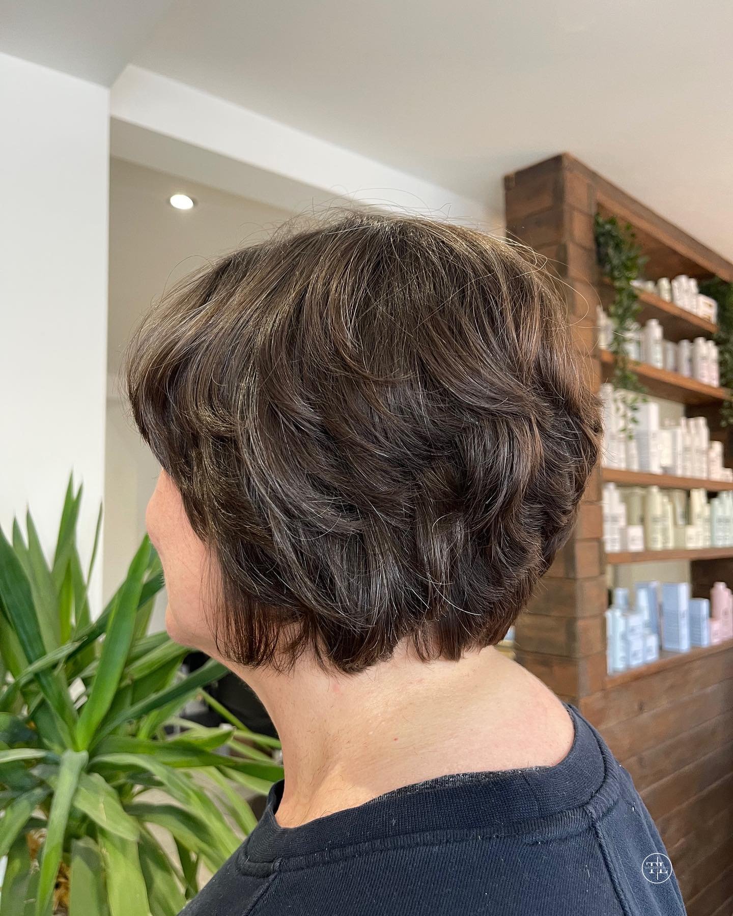 We did some short haircut training with @hairbysinead and she created this beautiful textured cut 😍

@authenticbeautyconcept @ghdhair @akitoscissors