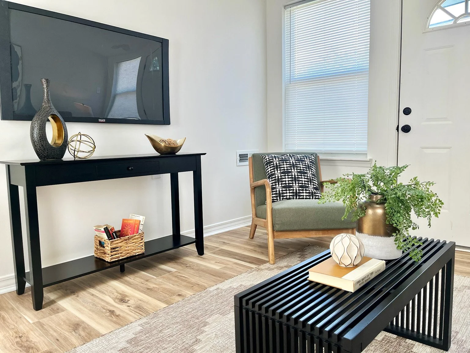 sunroom 2.jpg
