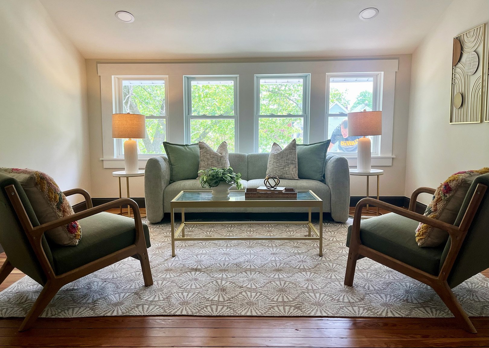 upstairs living room.jpg