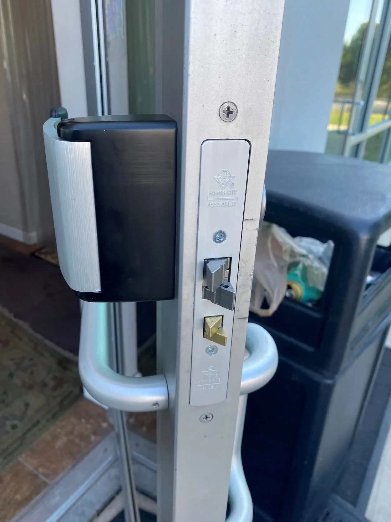 5 Signs It’s Time to Repair or Replace Your Storefront Lock