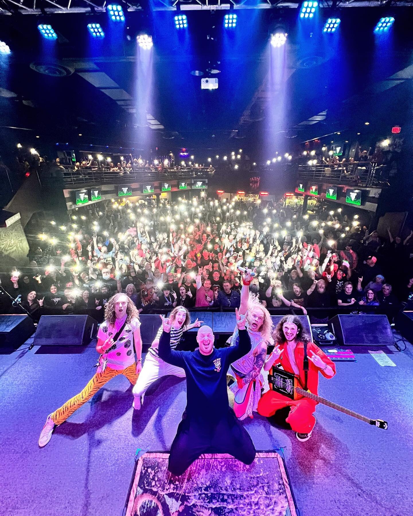 🙌🏼ANOTHER ONE🙌🏼
🔴
Take a look at this! SOLD OUT @thekingofclubs614 last night and the MAN had hop on stage for a pic with the band! HEY RICKY, KNOCK KNOCK! 😆🤘🏼
🔴
TONIGHT:
.
Ashland, KY- @paramountartscenter with @thefourhorsemenofficial 
🔴
