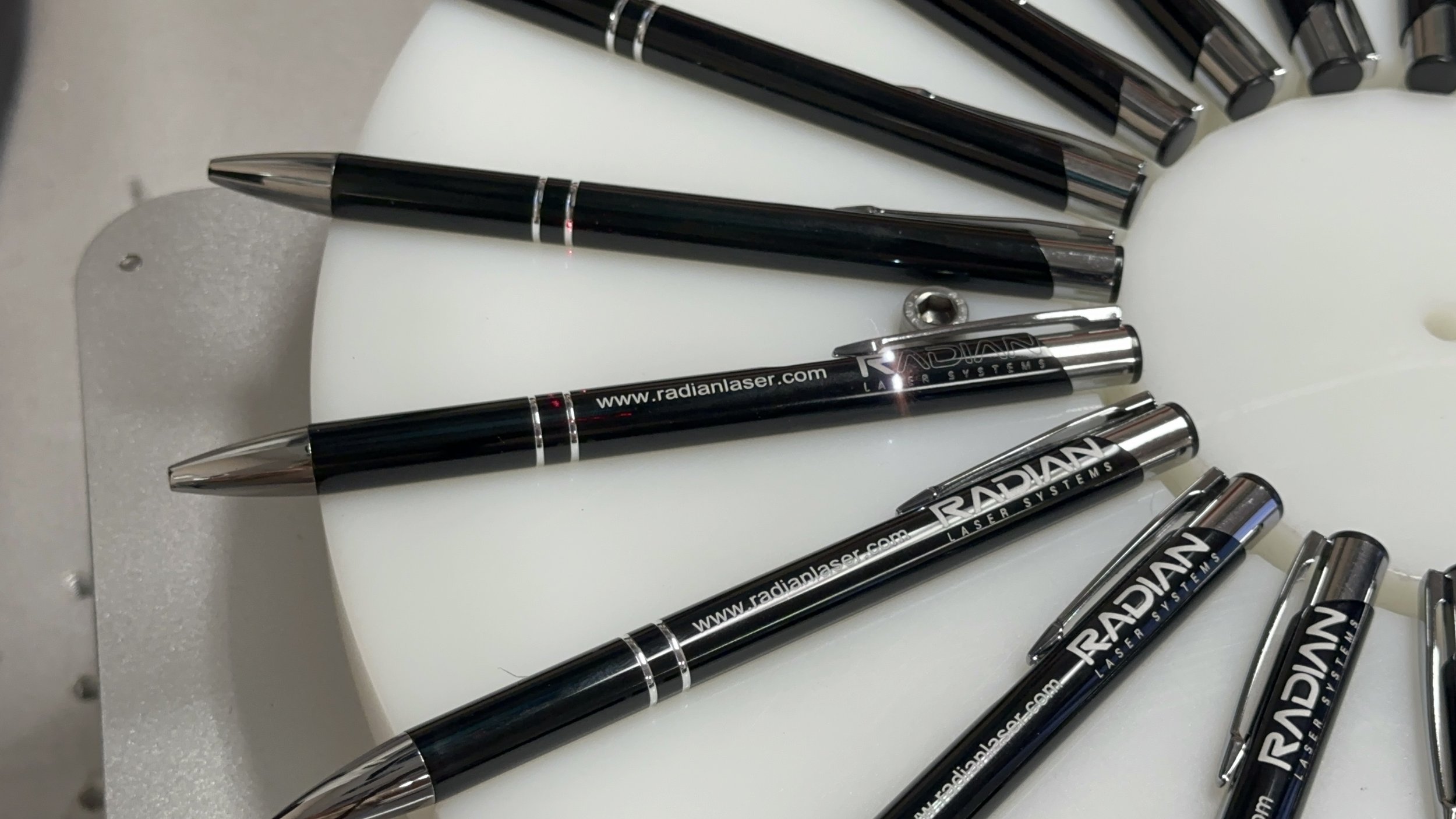 PEN MARKING WITH 3d galvo FIBER OPEN FRAME LASER