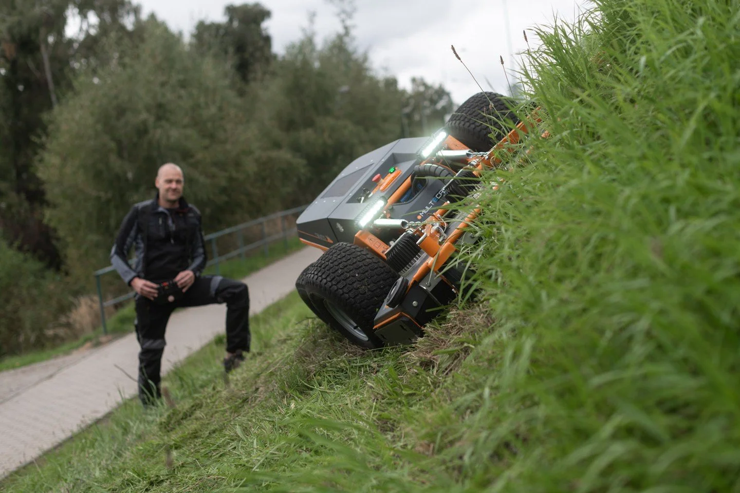 Designed for speed, agility, and precision, Raymo&rsquo;s commercial-grade, easy-to-operate remote-controlled mowers work efficiently across demanding sites. From tight spaces to open terrain, Raymo delivers the performance, build quality, and reliab