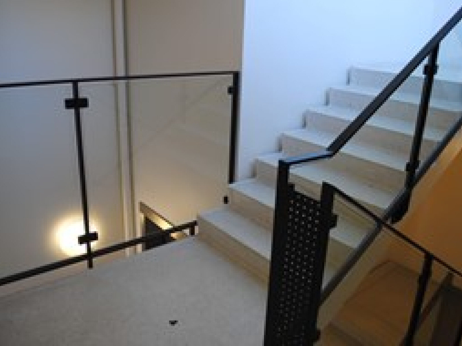 YXNzZXRzL2RzY18wMTk5XzU1Mi5qcG