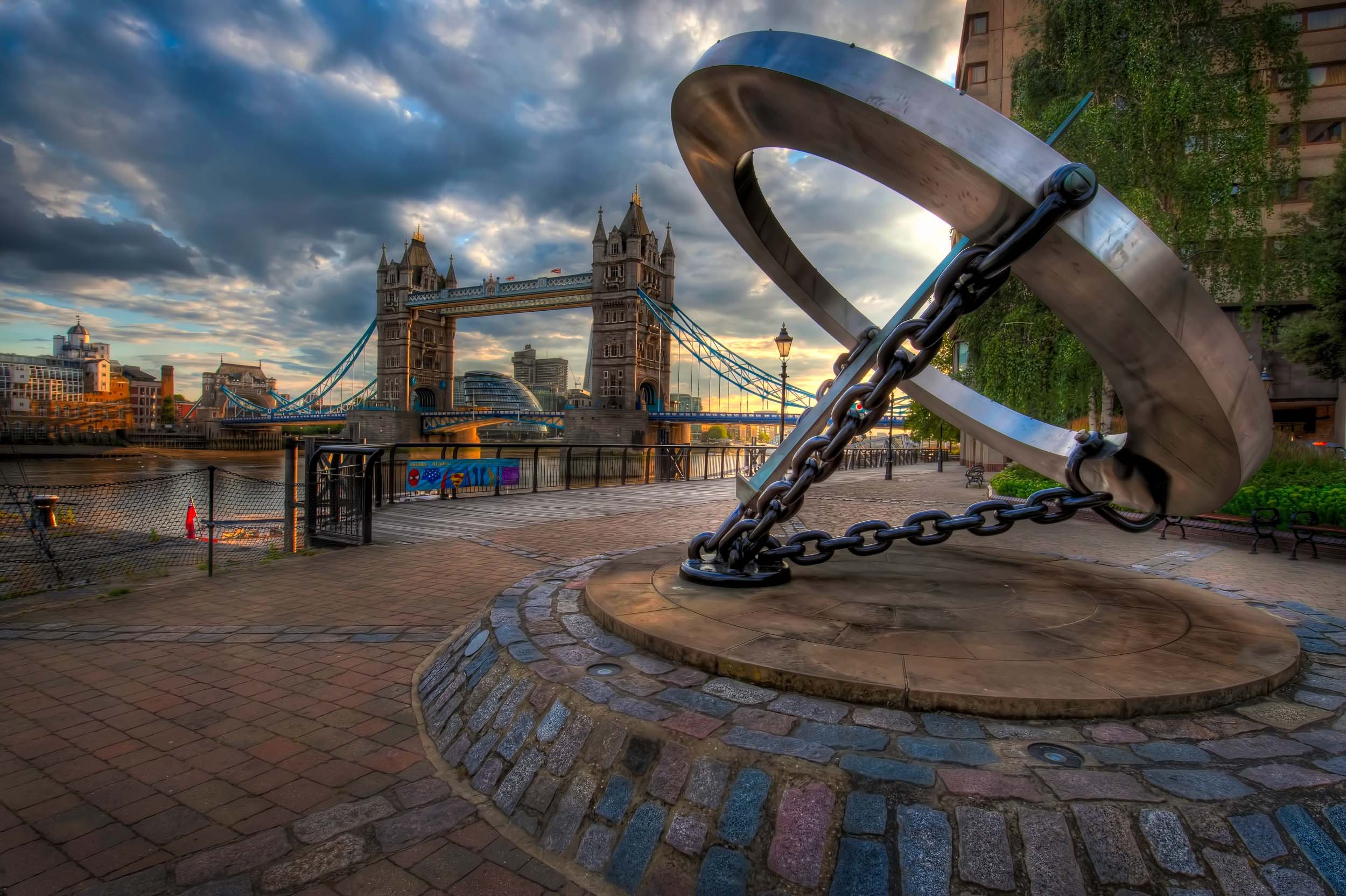 A different perspective - Tower Bridge in London.jpg