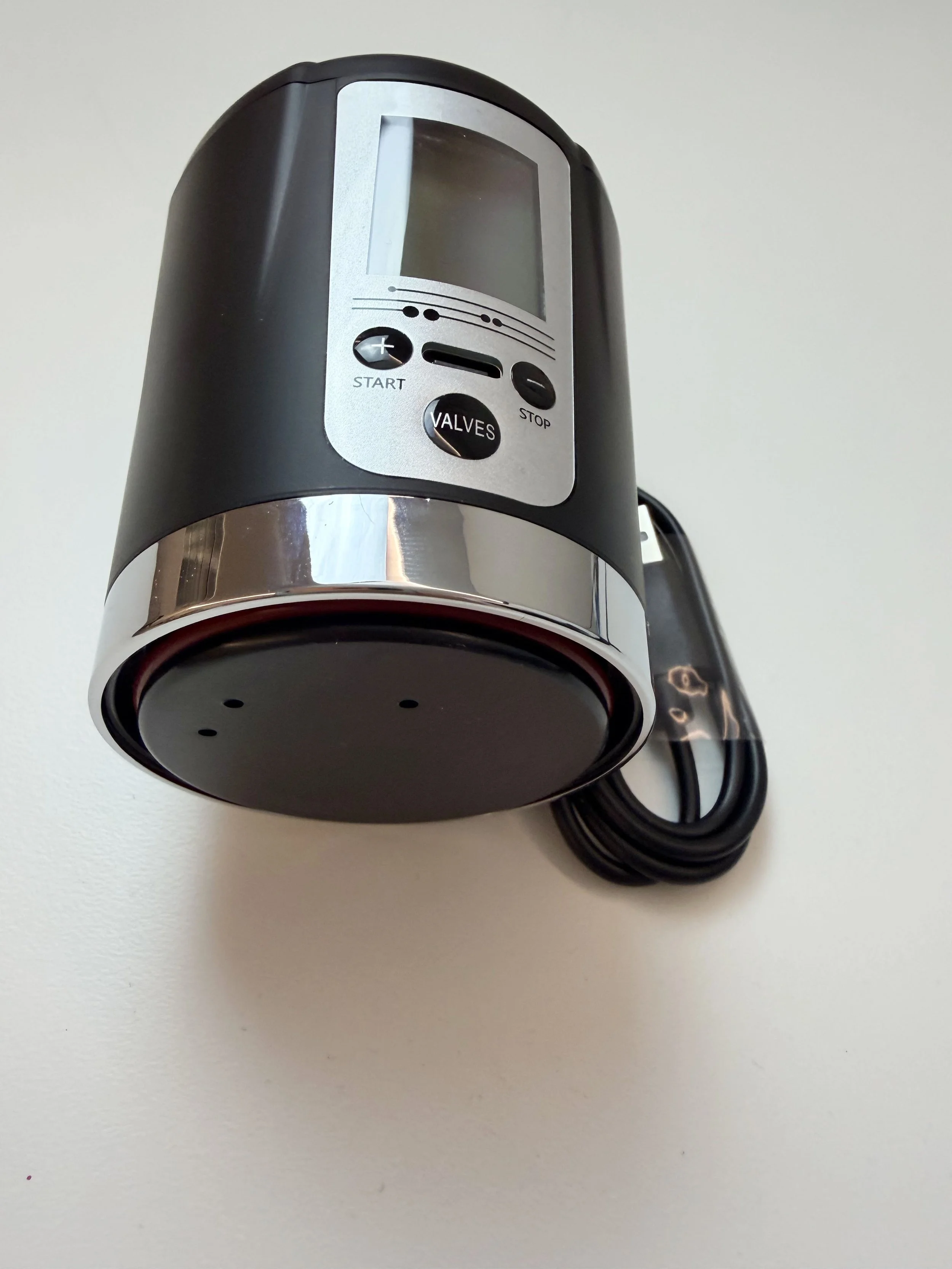 Electronics and 3 vacuum holes displayed on head.jpg