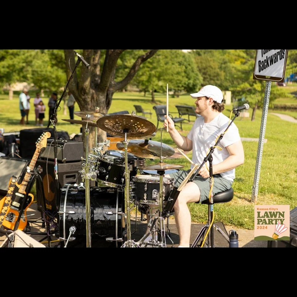 THANK YOU to the @nelsonatkins for having us play at their lawn party last weekend! 🎨

We are so glad we got to be part of such an awesome event, the weather was perfect for it! ☀️

If you missed us at the lawn party, we will be playing miniBar tomo