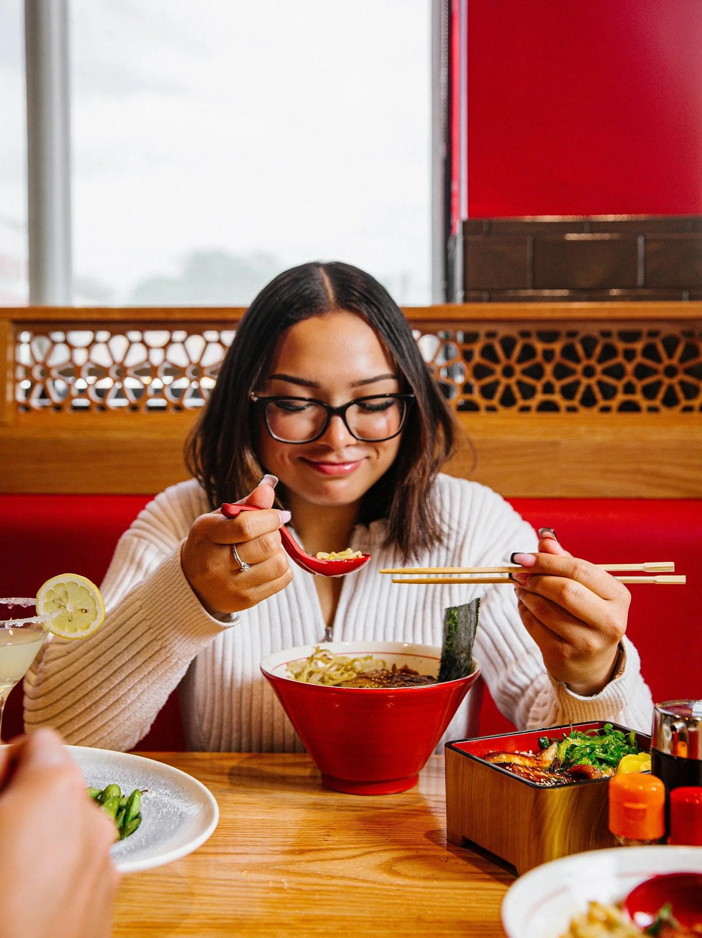 Fall is comfort, plain and simple. 🍂
 From warm bowls to game nights with friends, we had the chance to capture the little details that make this season so special for one of our hospitality clients.
It&rsquo;s the small, cozy moments that tell the 