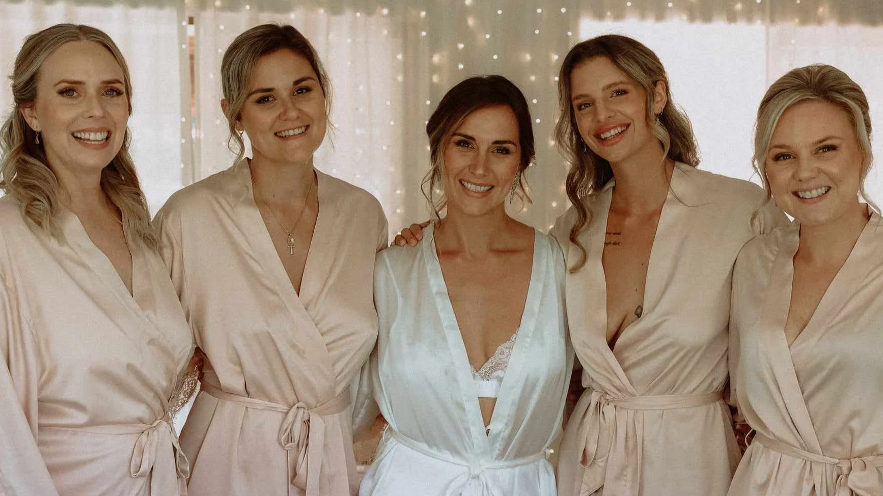 Professional bridal hair and makeup artist in Noosa & Sunshine Coast. Natural, soft glam looks for weddings and events.