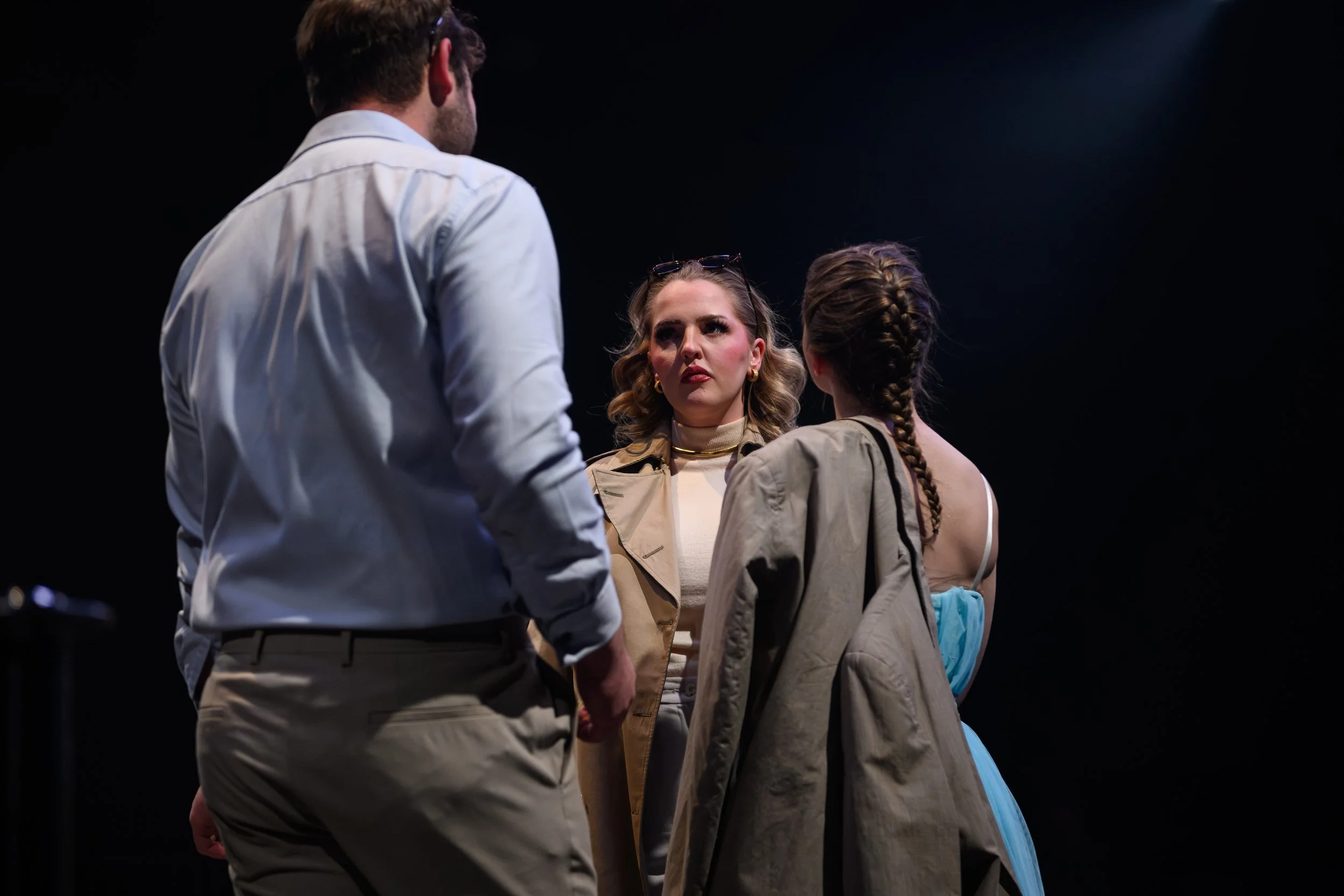 261-(c)-DavidMonteith-Hodge-Photographisepleasecredit-OperaScenesAutumn25-(DMH_2252).jpg