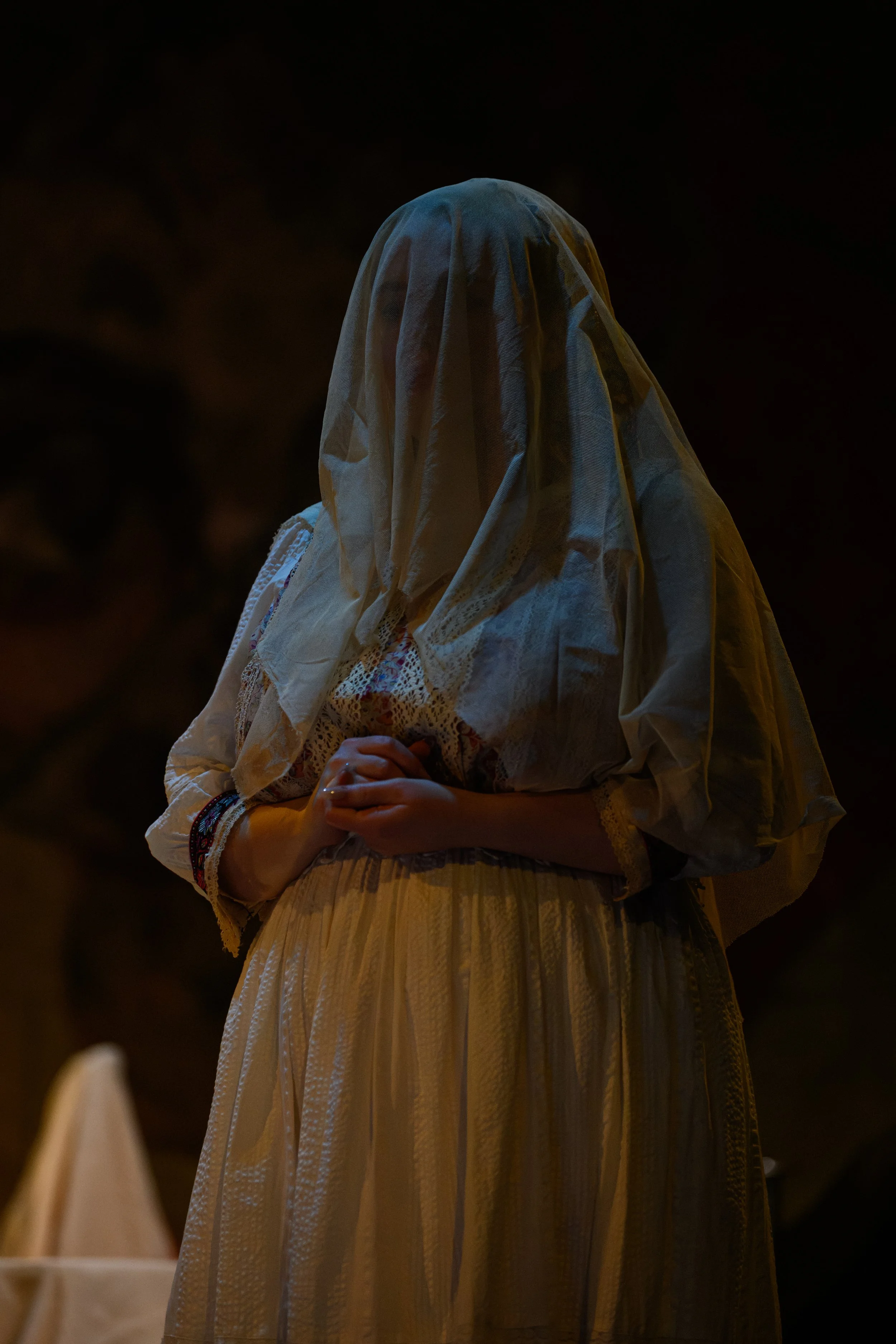 465-(c)-DavidMonteith-Hodge-Photographisepleasecredit-OperaScenesAutumn25-(DMH_5739).jpg