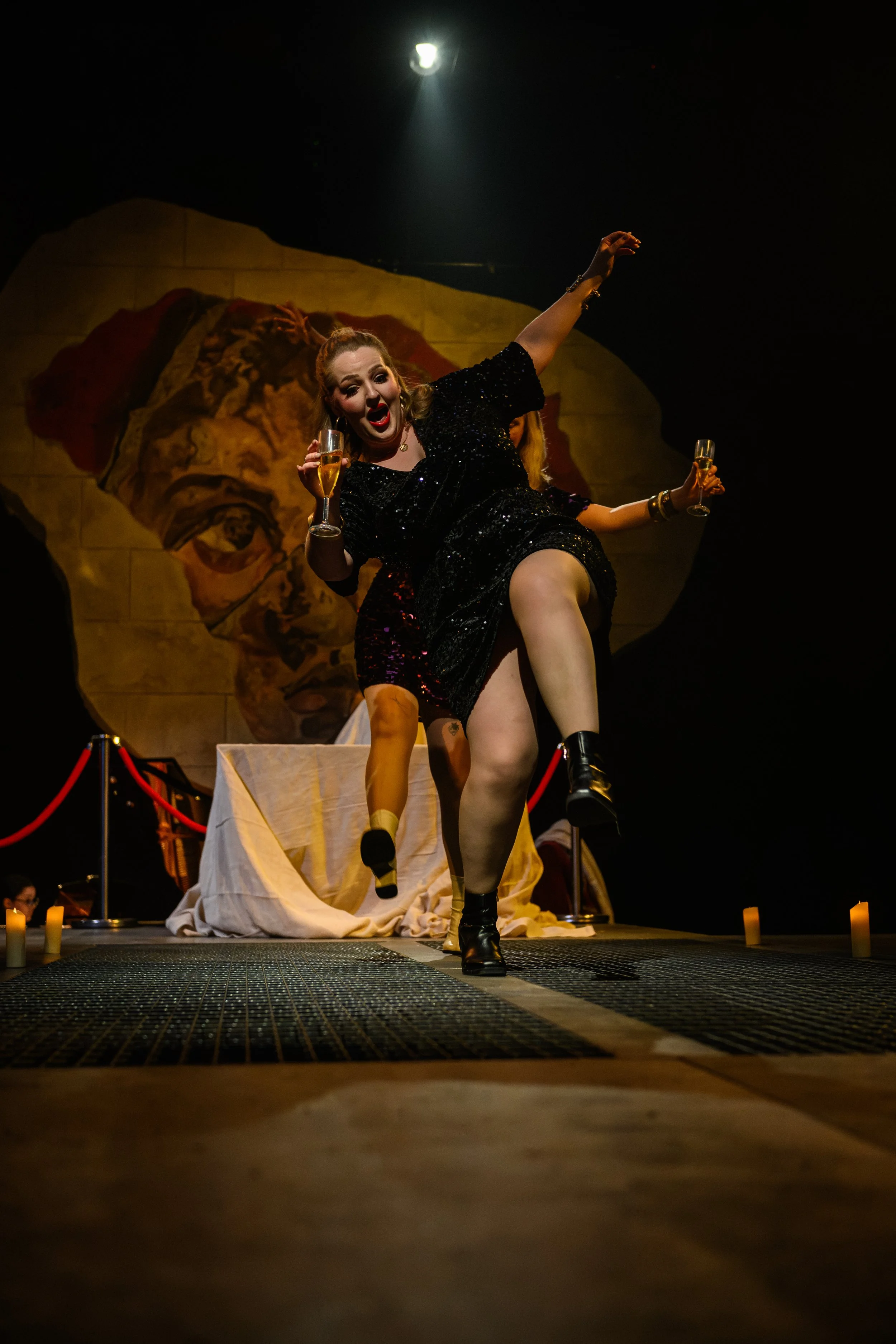 329-(c)-DavidMonteith-Hodge-Photographisepleasecredit-OperaScenesAutumn25-(DMH_2482).jpg