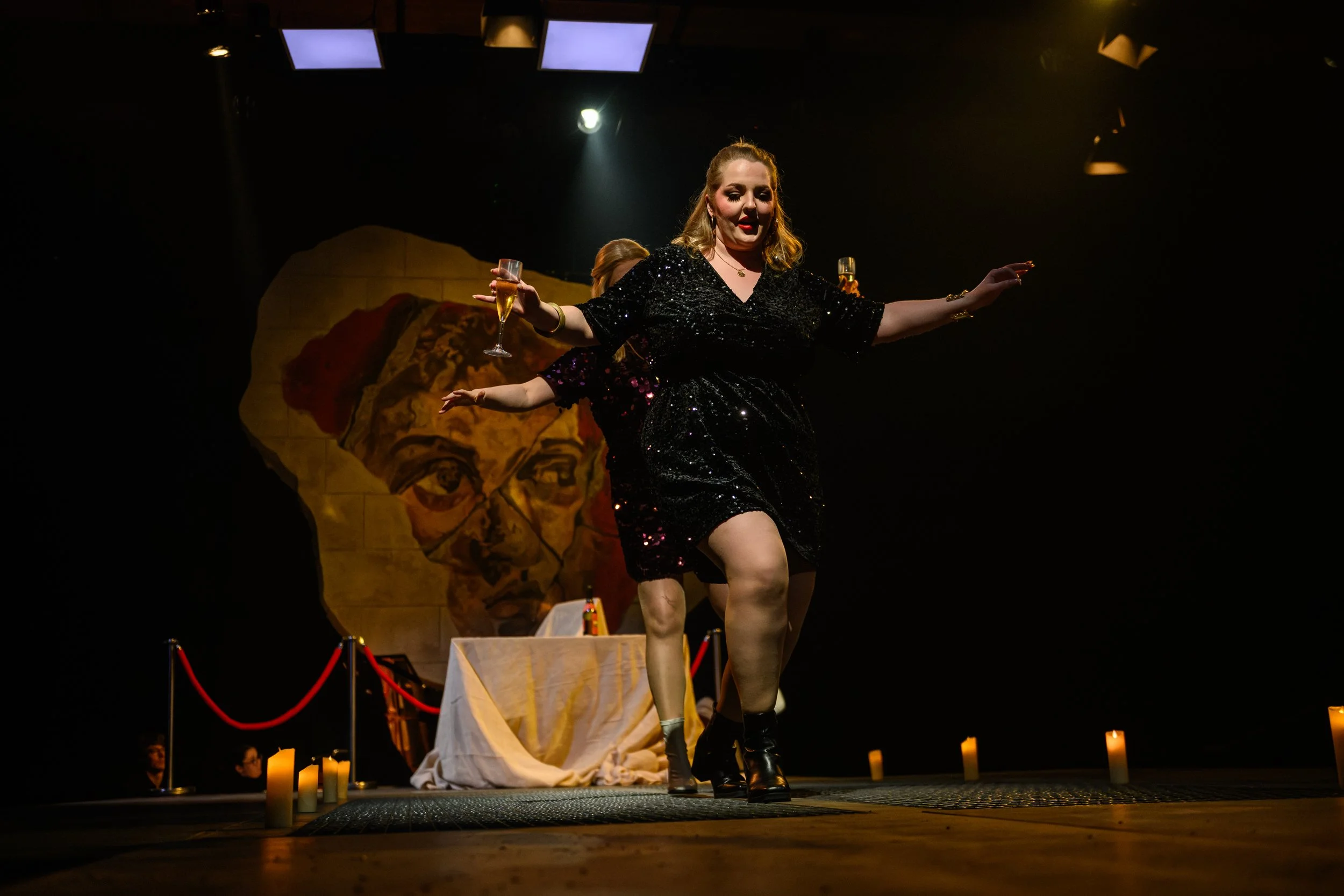 330-(c)-DavidMonteith-Hodge-Photographisepleasecredit-OperaScenesAutumn25-(DMH_2488).jpg
