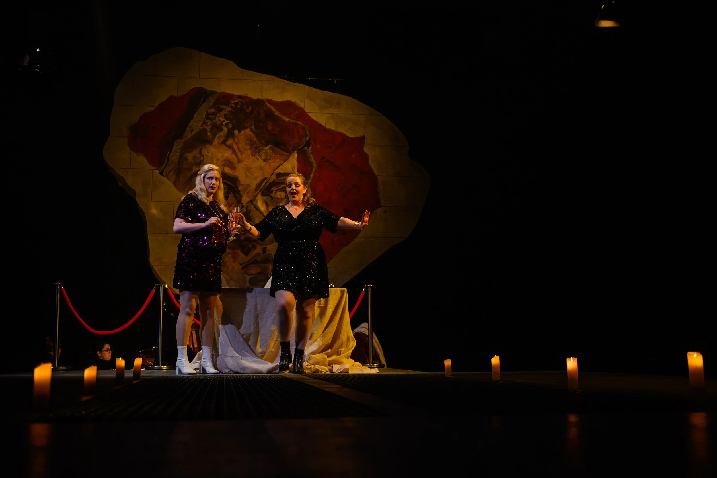 323-(c)-DavidMonteith-Hodge-Photographisepleasecredit-OperaScenesAutumn25-(DMH_2457).jpg