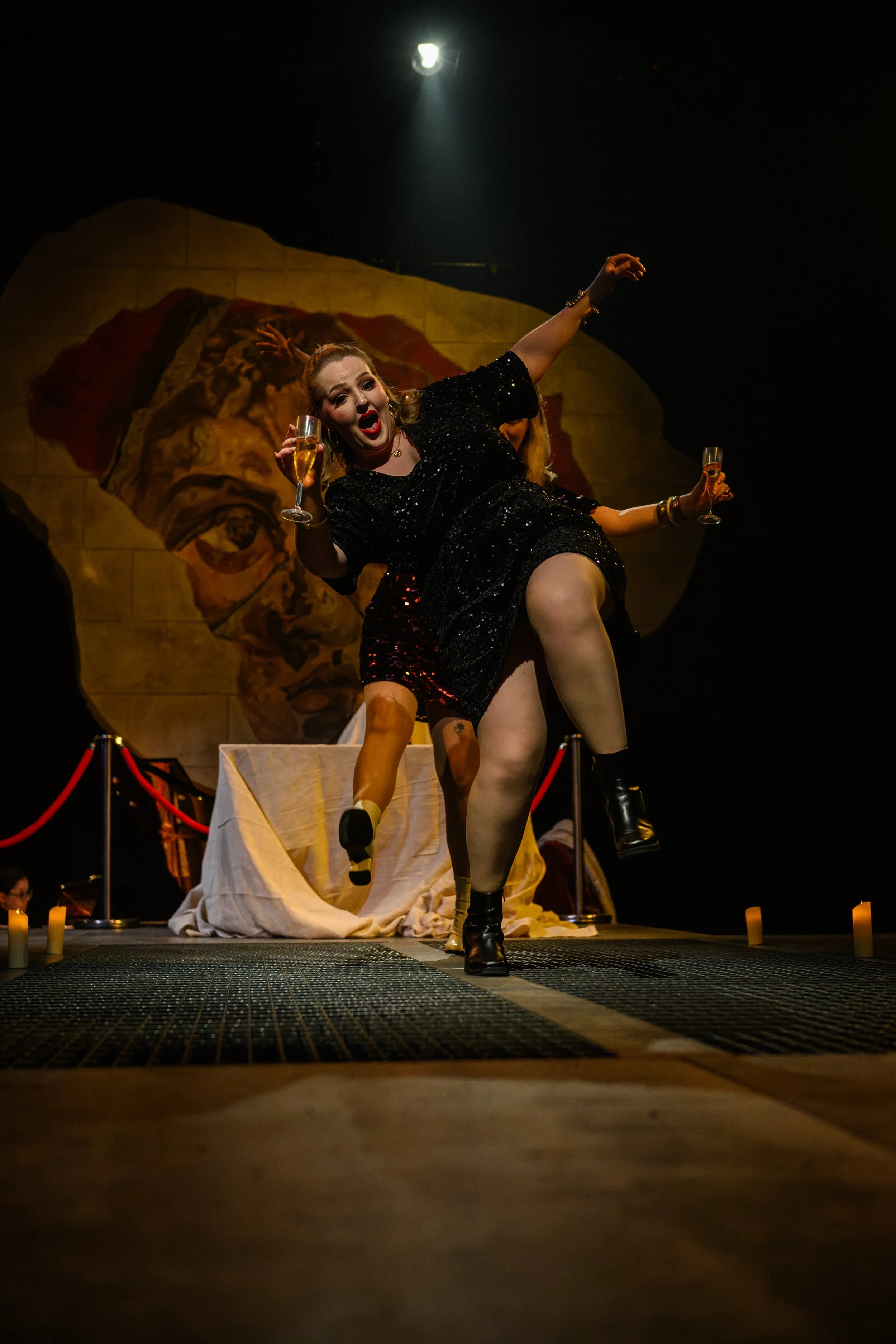 328-(c)-DavidMonteith-Hodge-Photographisepleasecredit-OperaScenesAutumn25-(DMH_2481).jpg