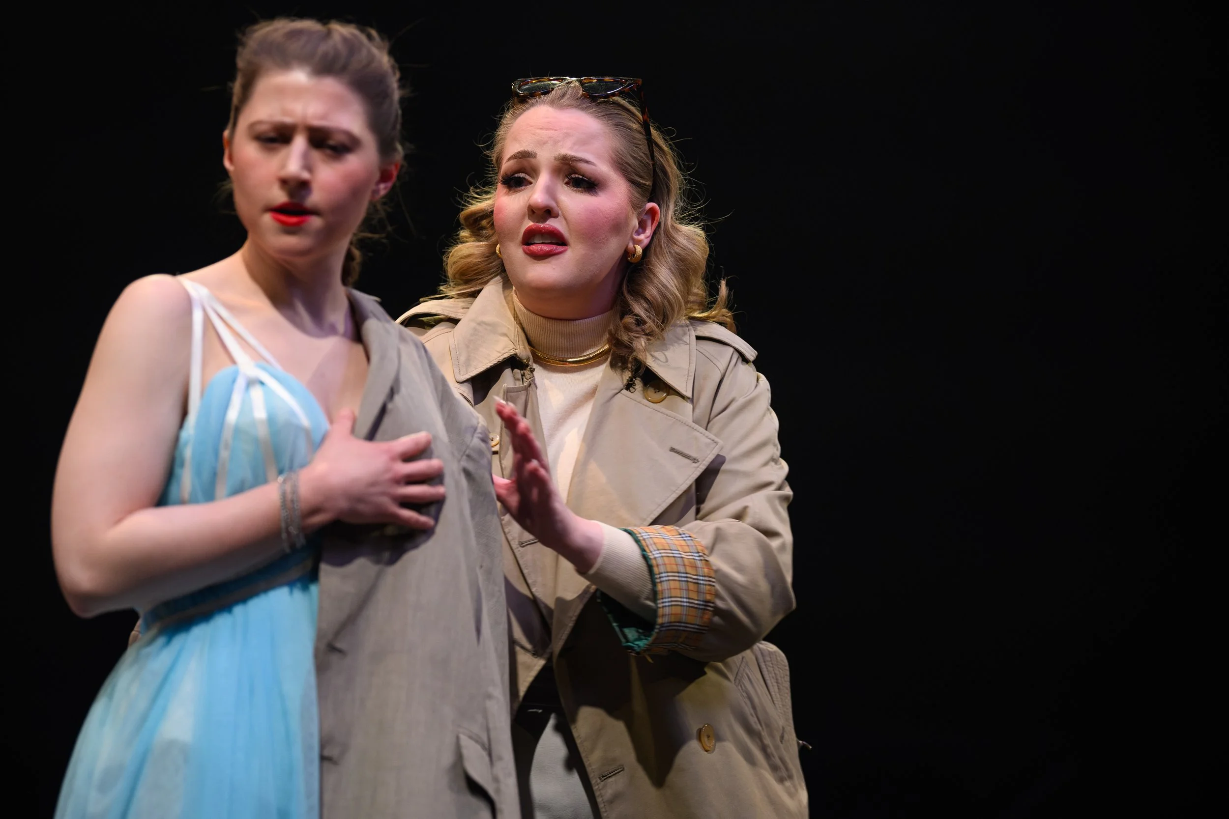 271-(c)-DavidMonteith-Hodge-Photographisepleasecredit-OperaScenesAutumn25-(DMH_5260).jpg