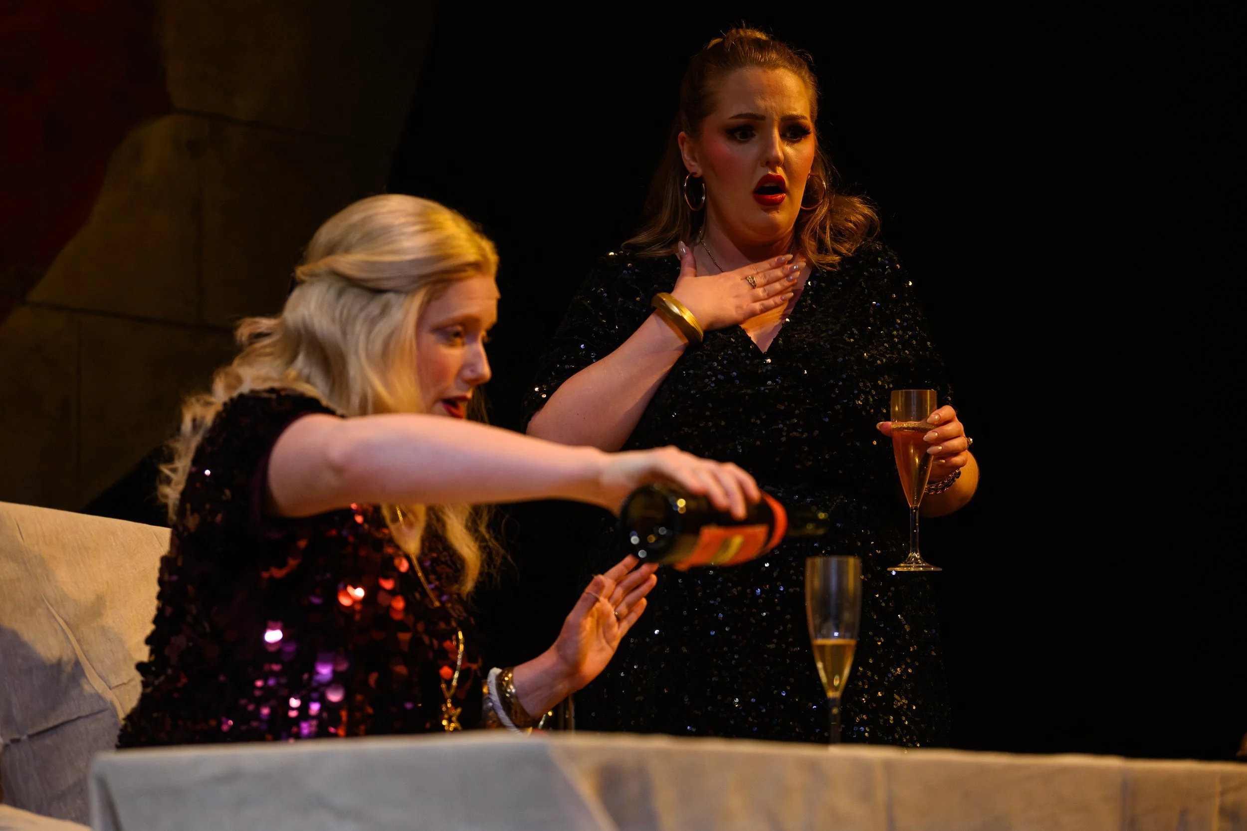 319-(c)-DavidMonteith-Hodge-Photographisepleasecredit-OperaScenesAutumn25-(DMH_5439).jpg