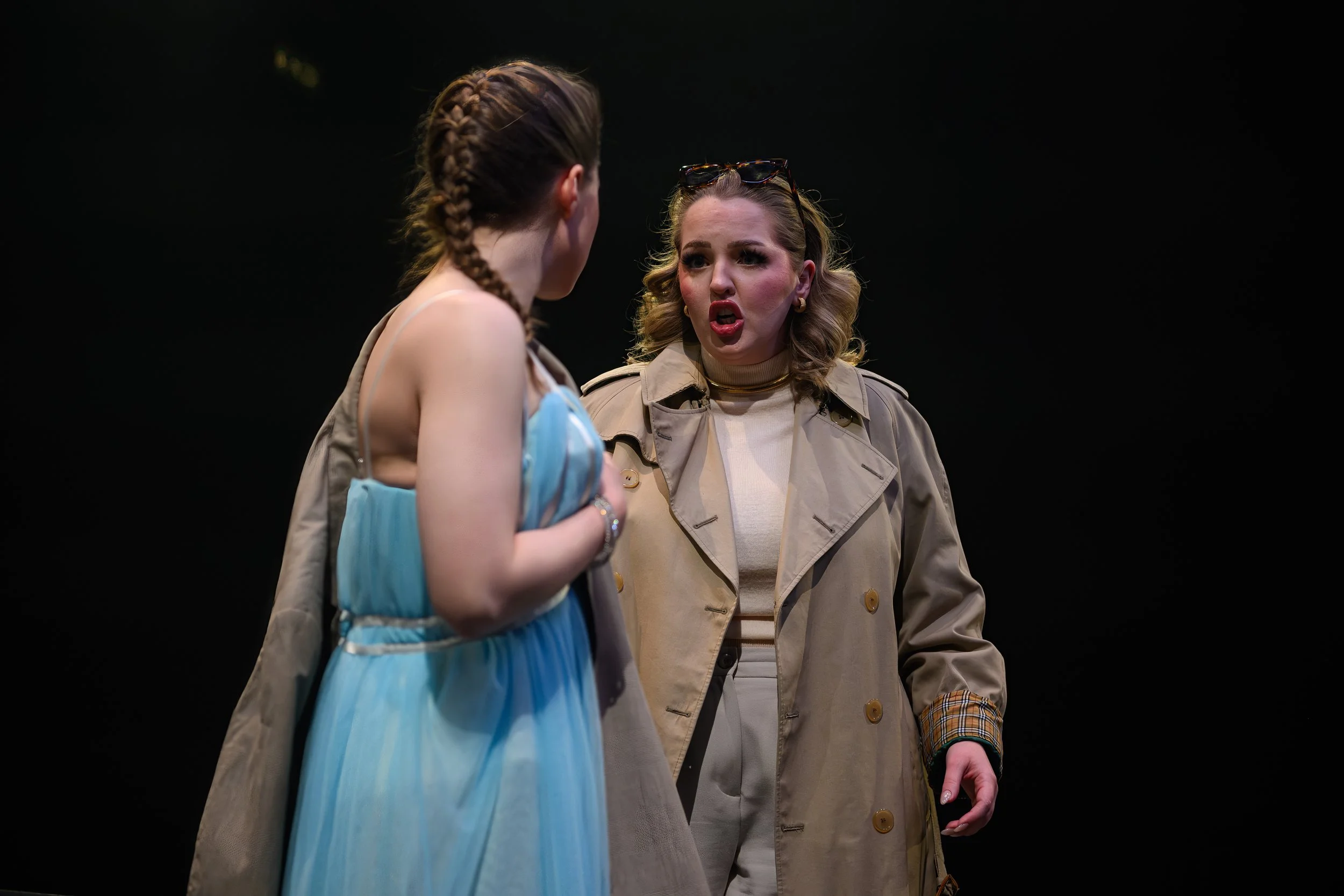 269-(c)-DavidMonteith-Hodge-Photographisepleasecredit-OperaScenesAutumn25-(DMH_2274).jpg