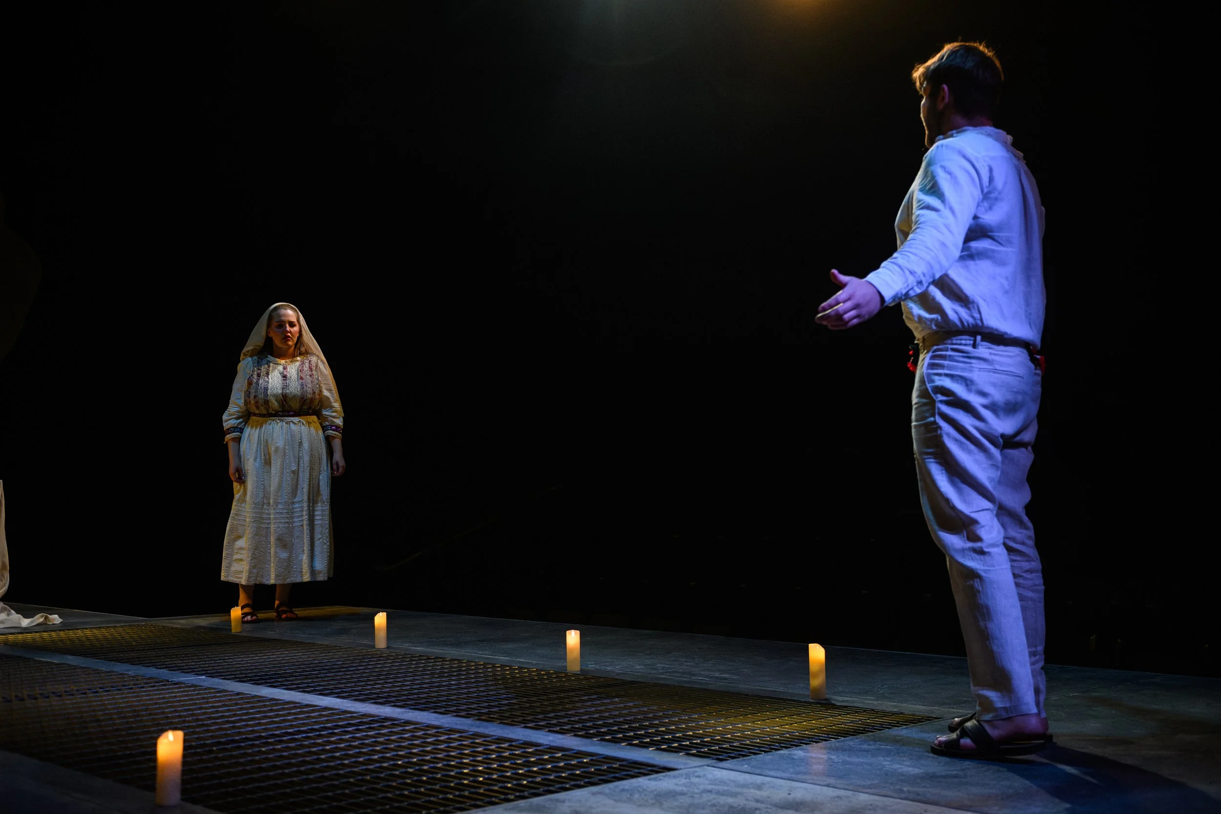 474-(c)-DavidMonteith-Hodge-Photographisepleasecredit-OperaScenesAutumn25-(DMH_2858).jpg