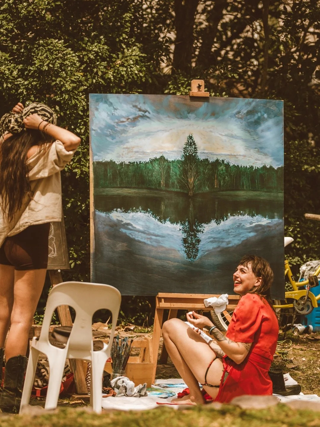 Calling all visual artists 🎨🎨🎨

Earth Frequency&rsquo;s Creative Arts program not only offers places for you to exhibit your work in our Luminarium gallery, but also offers spaces for live painting on stage and around the festival grounds, too. If