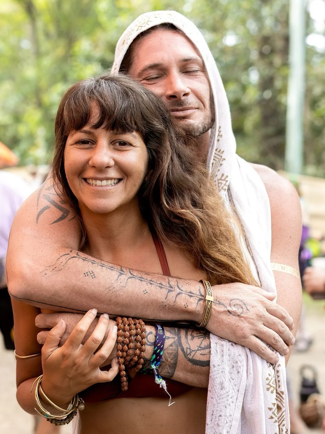 Hey, beautiful Earth Frequency family 🌿

We hope you&rsquo;re having the best long weekend, filled with love from your nearest and dearest. 

Big hugs to you all 💚

📸 @josephinecubis @caitlindenisephotography @synaesthetemedia
