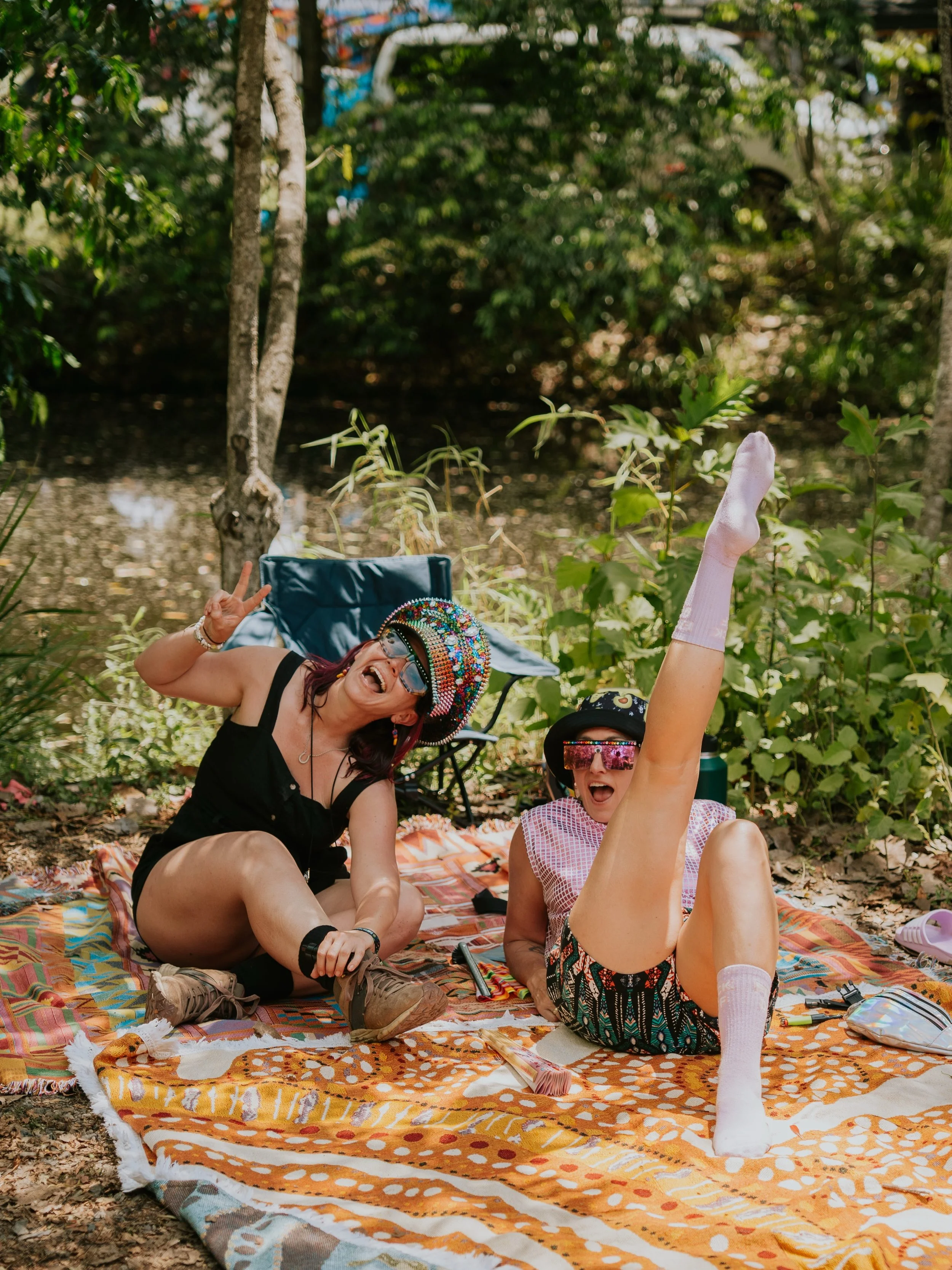 If you&rsquo;re having a hectic week, here&rsquo;s a gentle reminder that sitting around with your nearest and dearest at Earth Frequency is one of life&rsquo;s great pleasures. You&rsquo;re welcome 💚

📸 @wherethemeadowsgo @ferrostudio.co @synaesth
