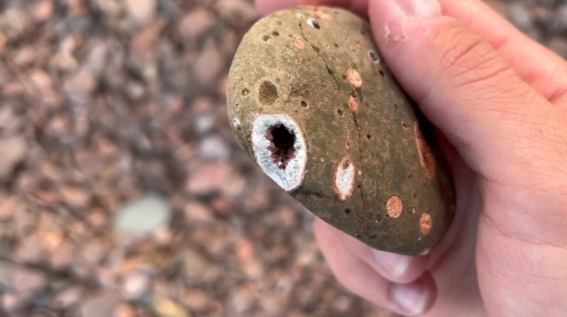 This was an exceptional amygdaloidal basalt, with its own built-in geode.