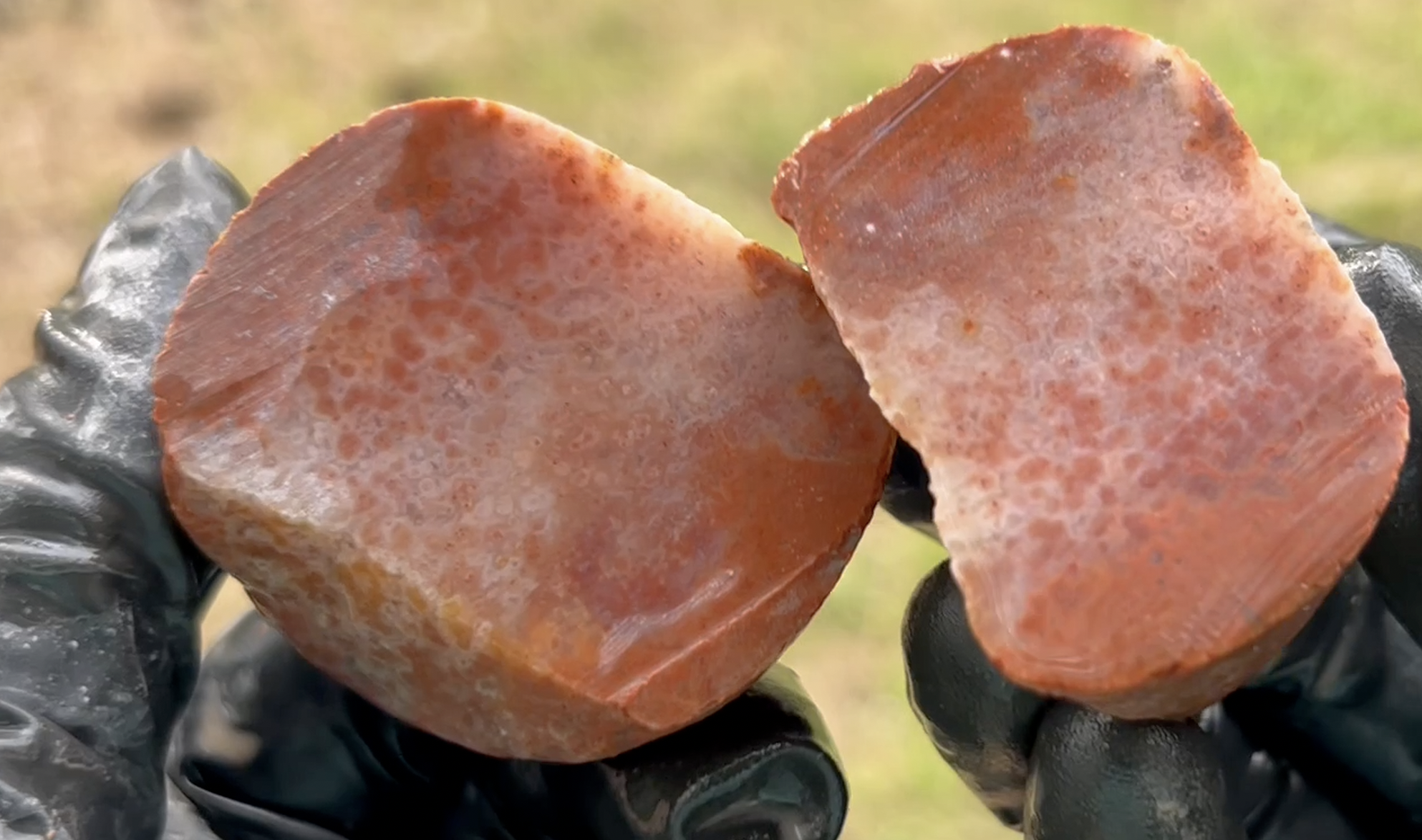 Here's the inside.  My saw work still need improving.