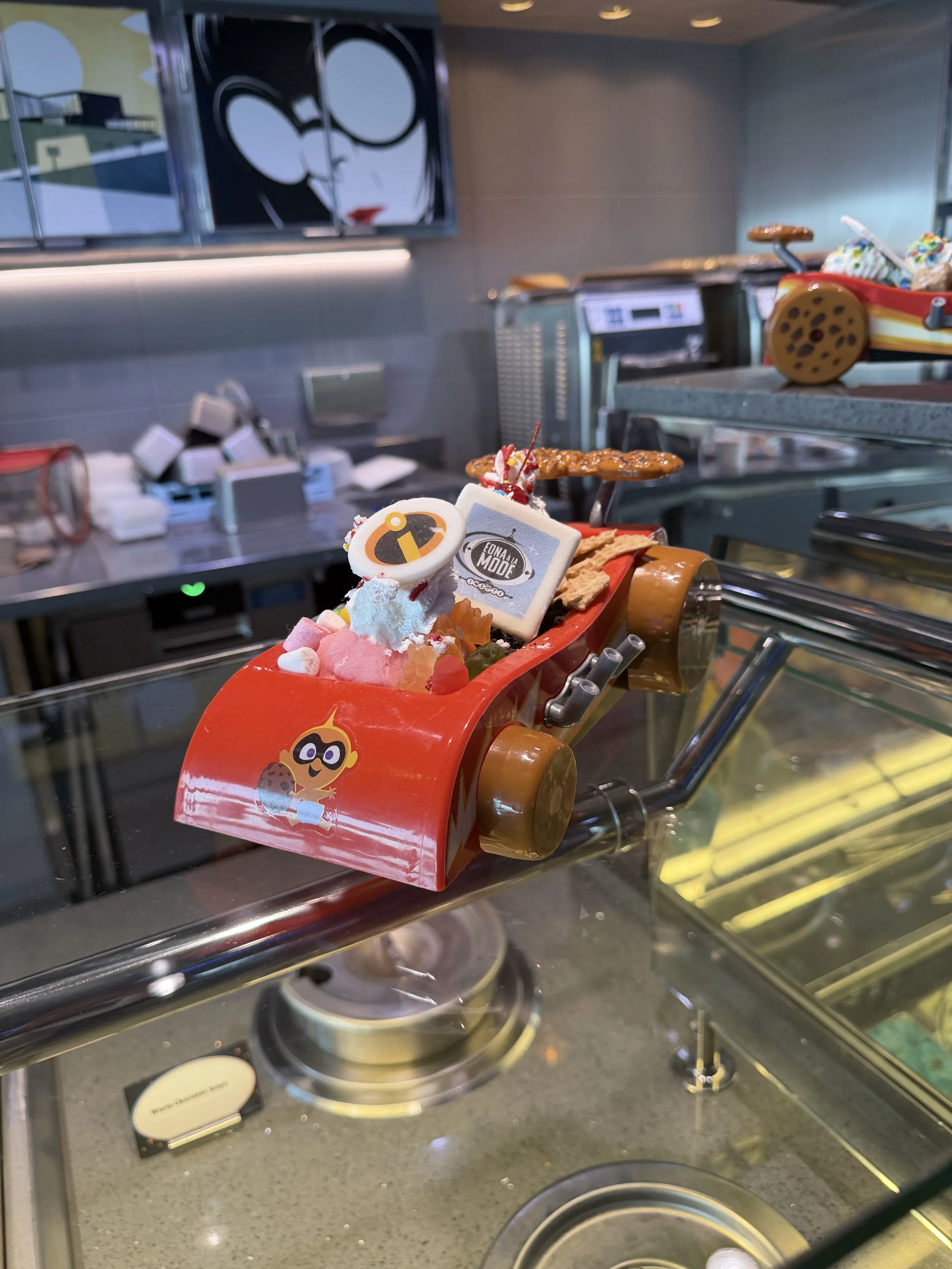 Edna a la mode incredibles sundae.JPG